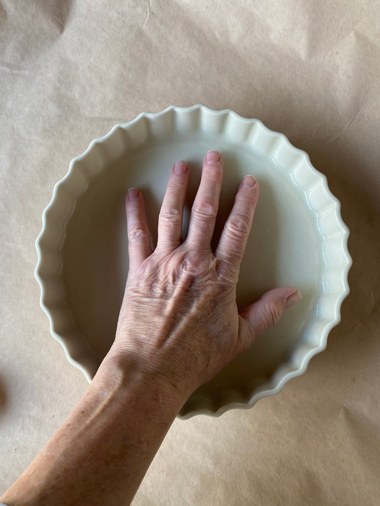 Vintage Tasmania Pottery (Deloraine) pie dish (Bendigo Pottery)