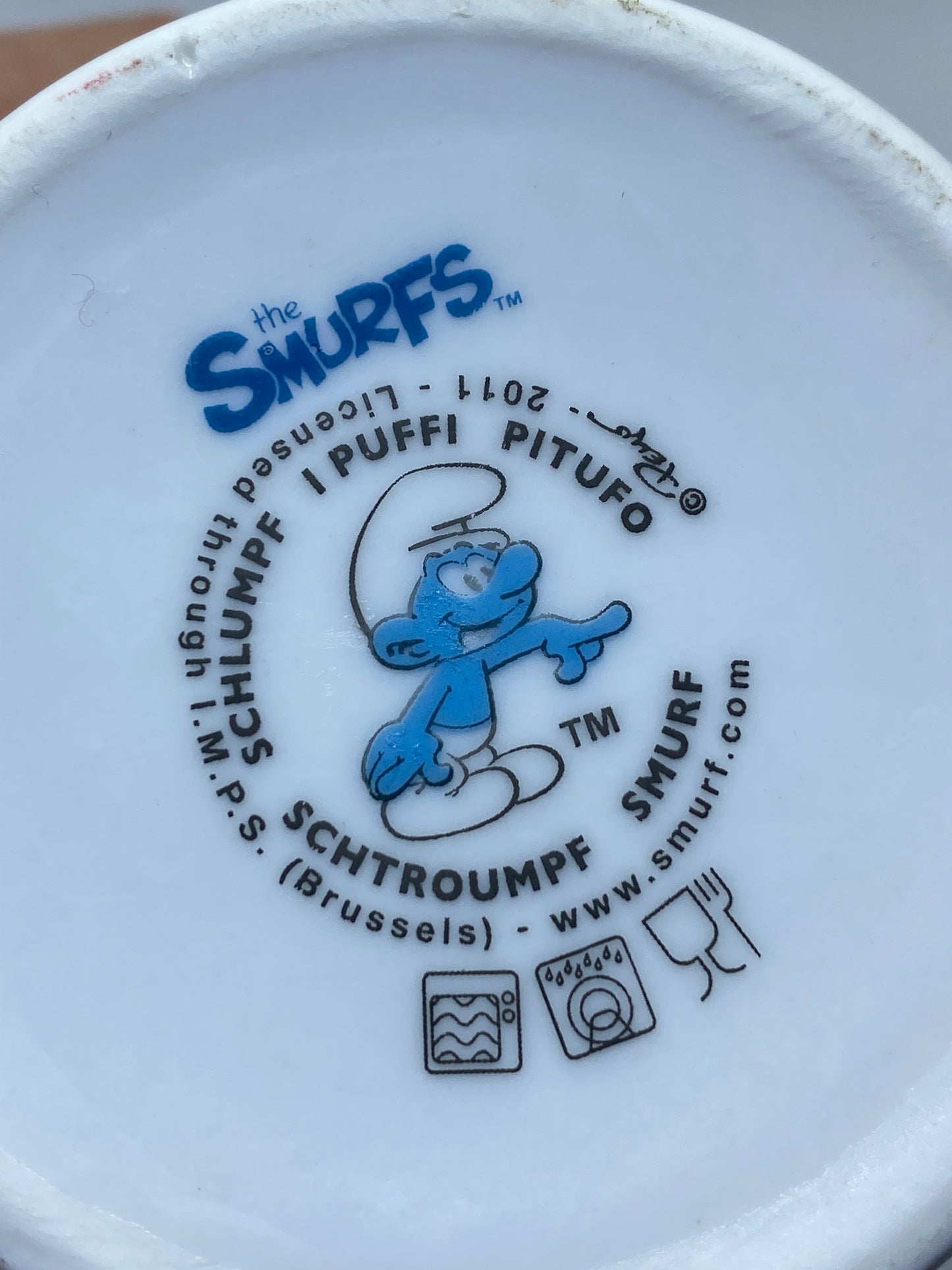 Smurf loves singing - Peyo - 2011 collectors cup!