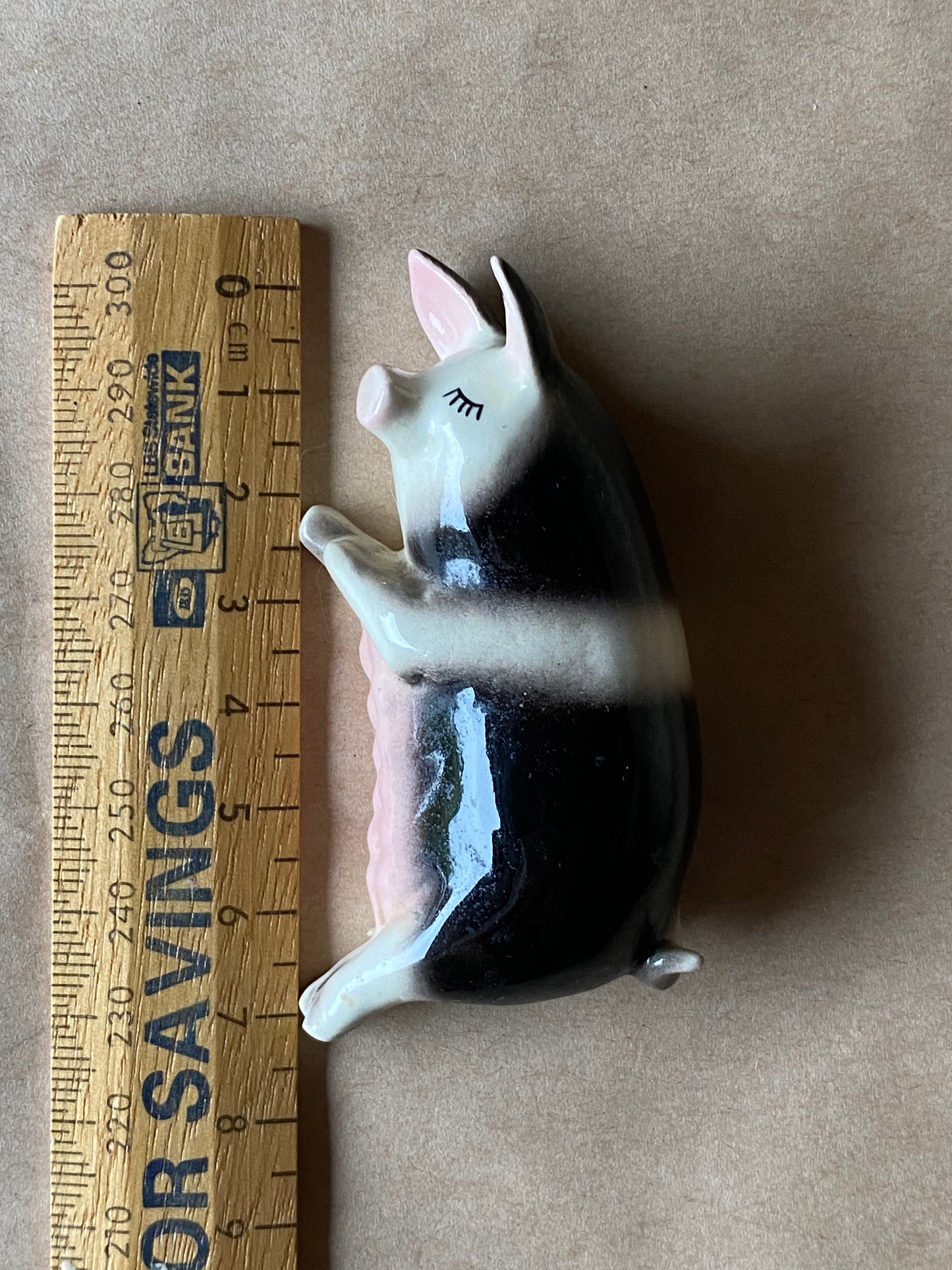 Vintage Hagen Renaker ceramic sleeping mumma pig 1950s