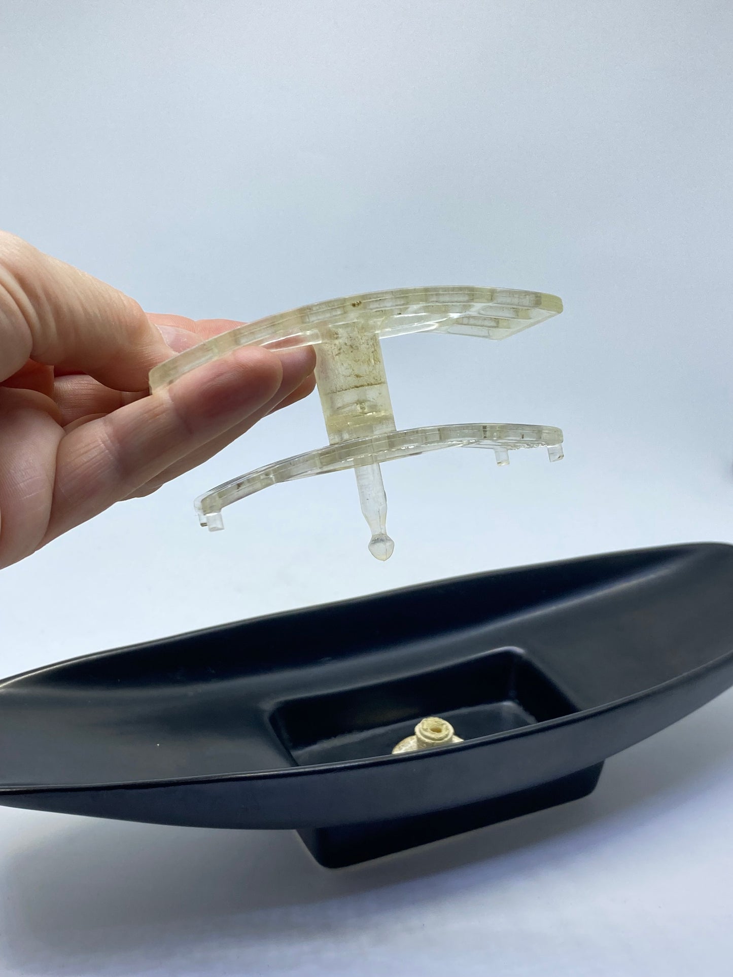 Diana Australia ‘Ichiban’ ceramic boat vase with original flower frog