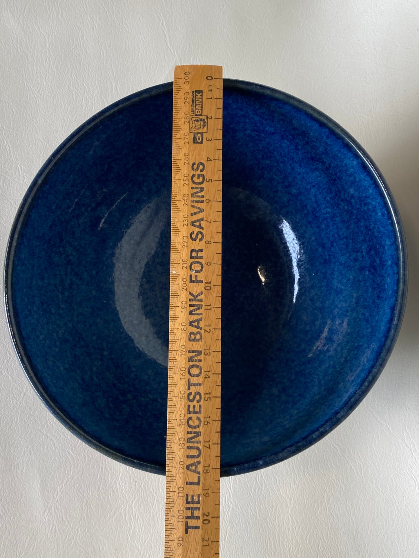 Panogana Tasmania Bill Thomas collectable ceramic blue bowl