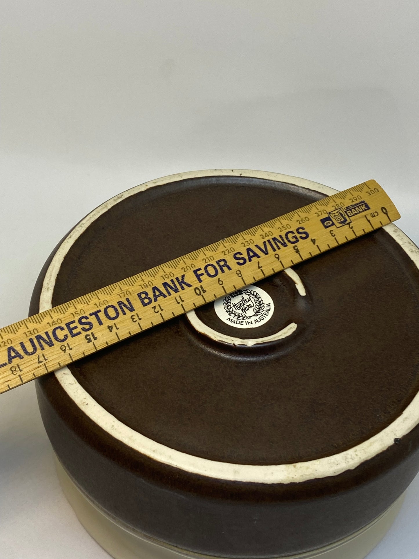 Vintage Australian Huntley Ware casserole with original sticker