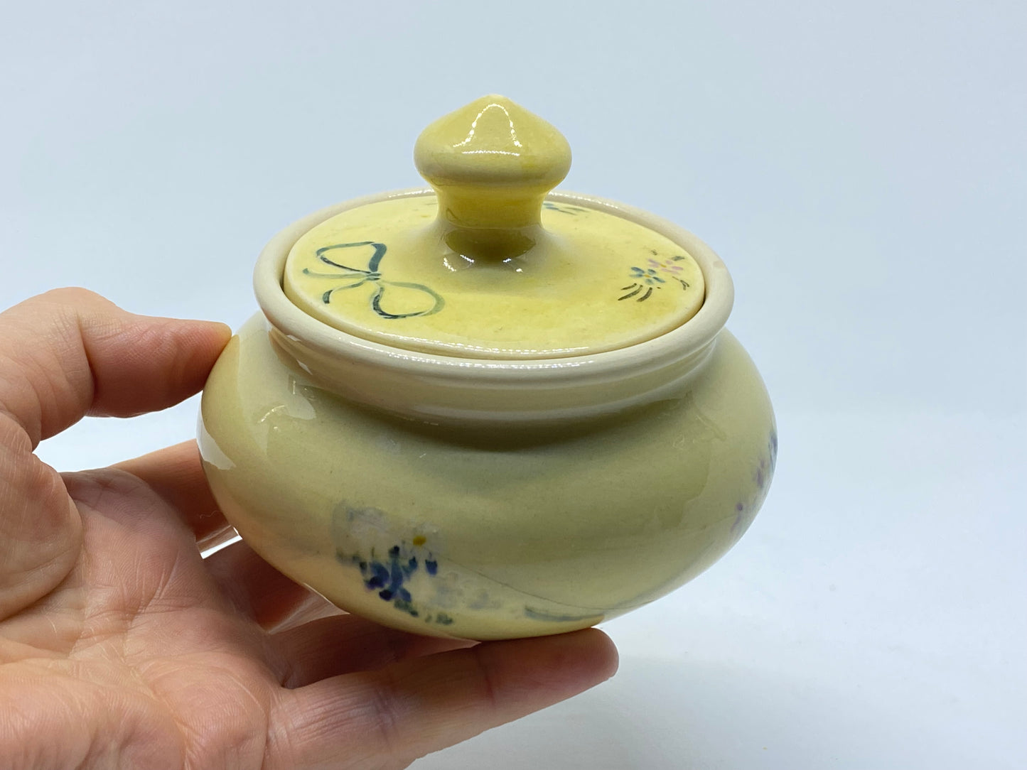 Martin Boyd trinket bowl with lid 1948-1963