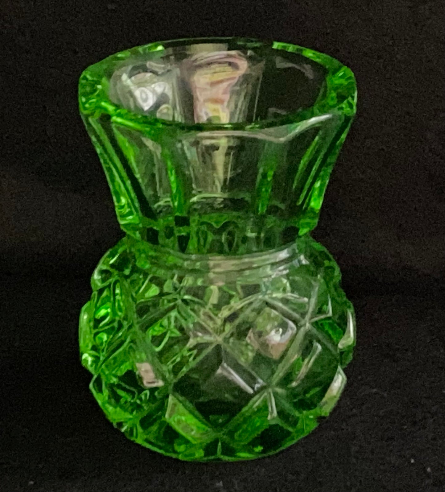 1930s Uranium thistle vase