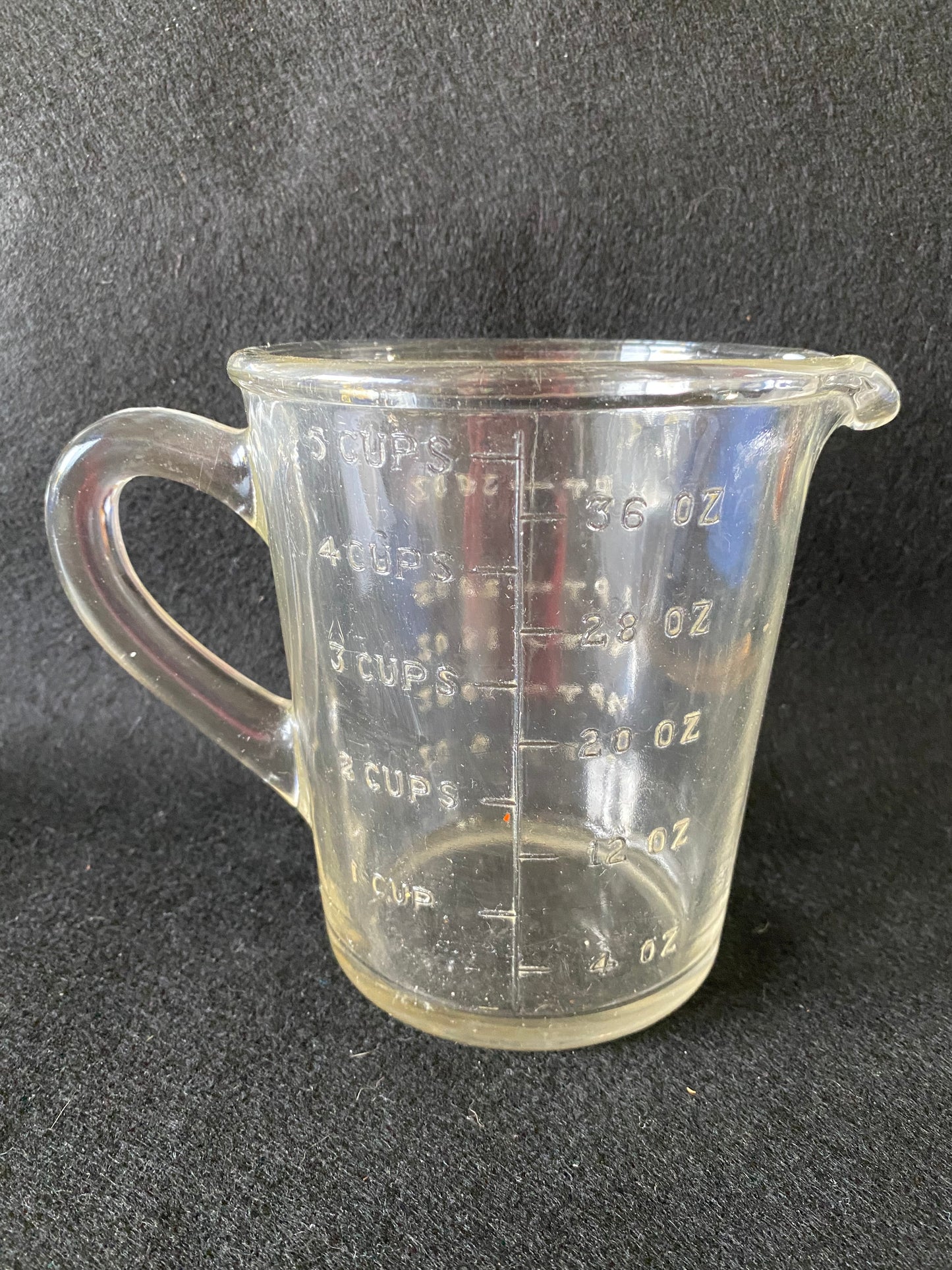 Clear Depression glass (1930s) measuring cup (5 cup/2 pints)