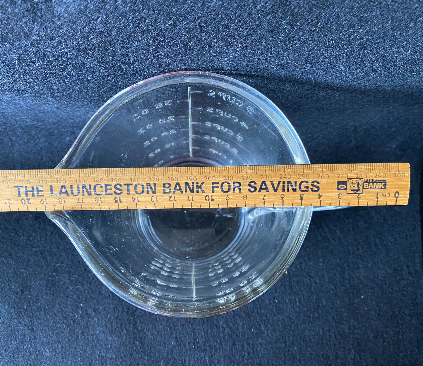 Clear Depression glass (1930s) measuring cup (5 cup/2 pints)