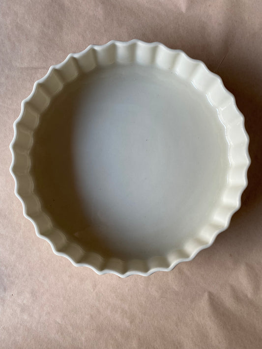 Vintage Tasmania Pottery (Deloraine) pie dish (Bendigo Pottery)