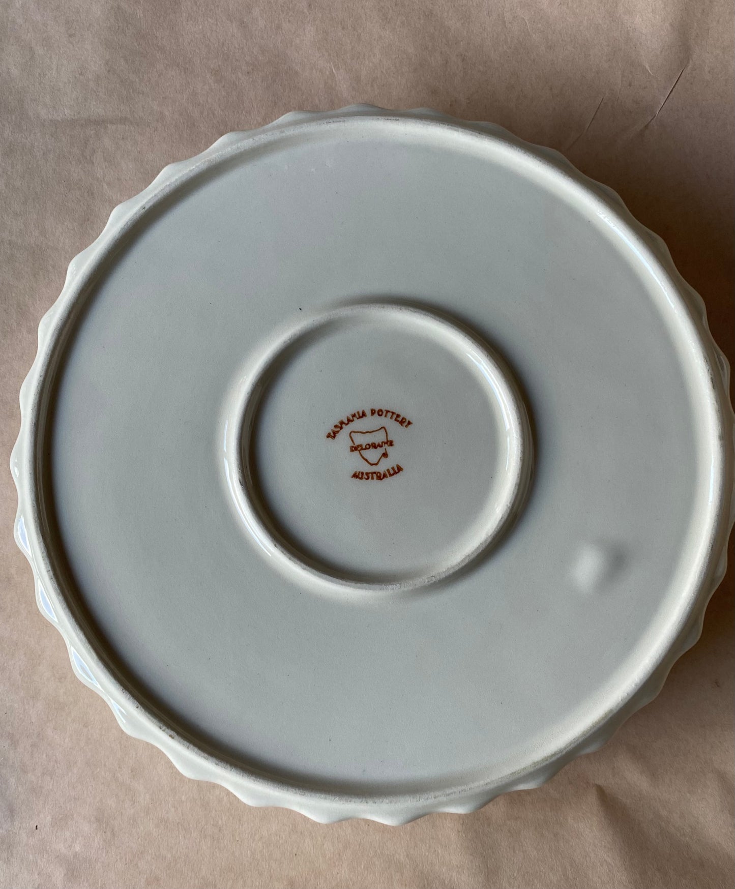 Vintage Tasmania Pottery (Deloraine) pie dish (Bendigo Pottery)