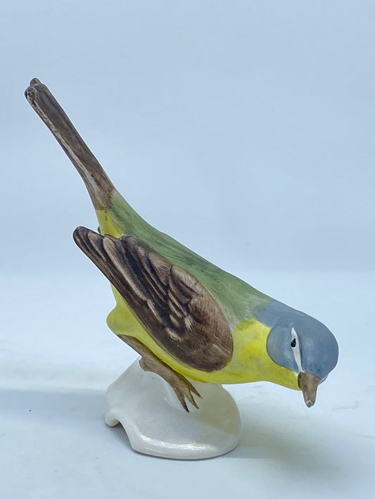 Goebel yellow wagtail (1) bird figurine