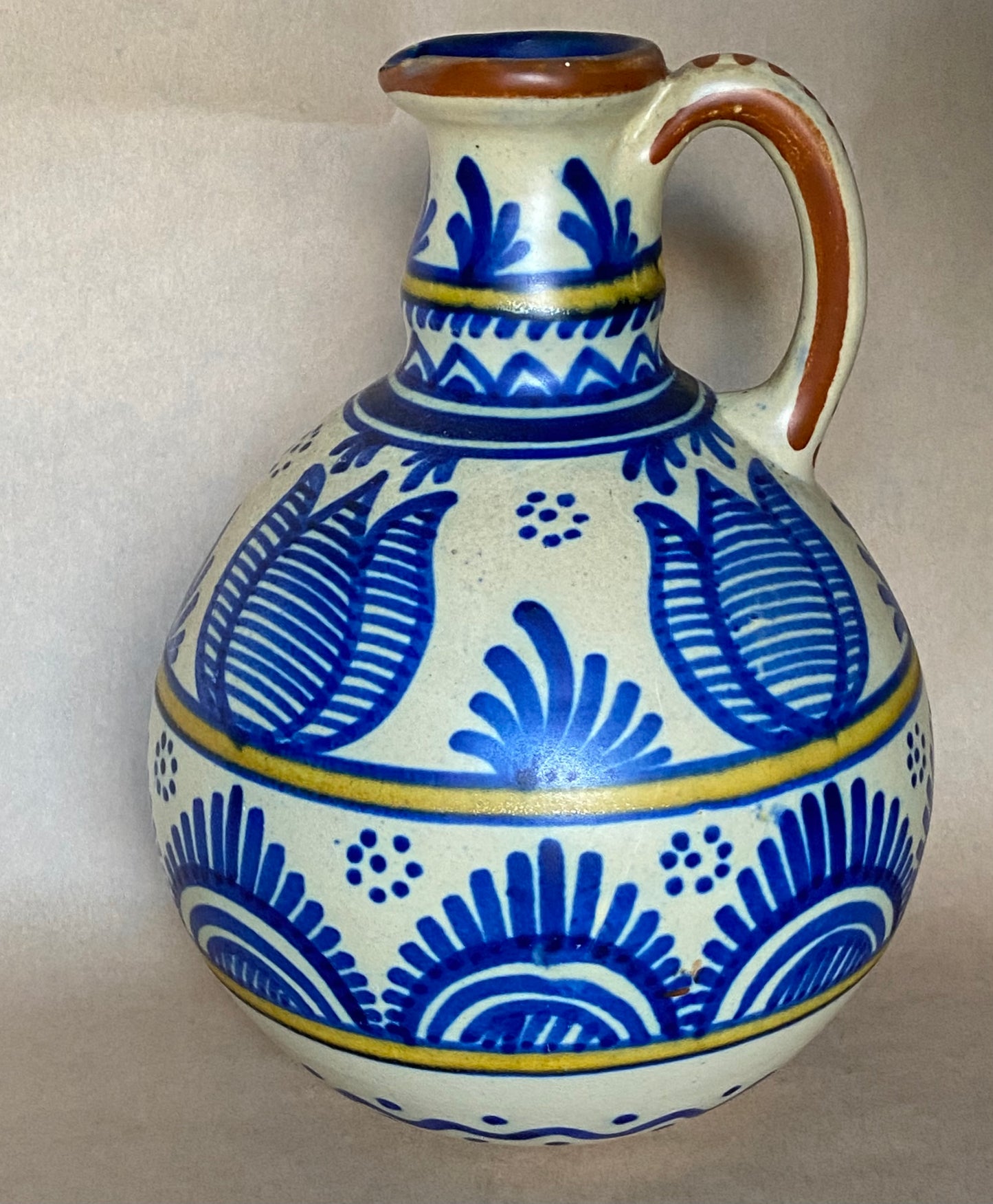 Antique  Plateelbakkerij Gouda jug