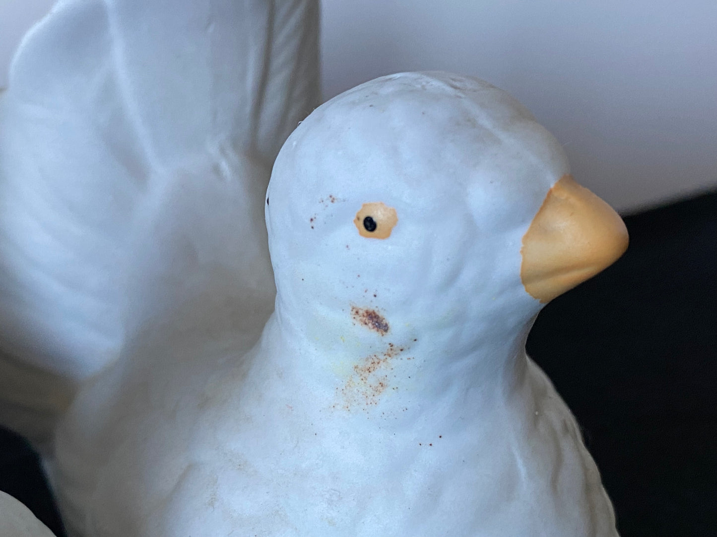 Pair of vintage Flambro R.O.C doves