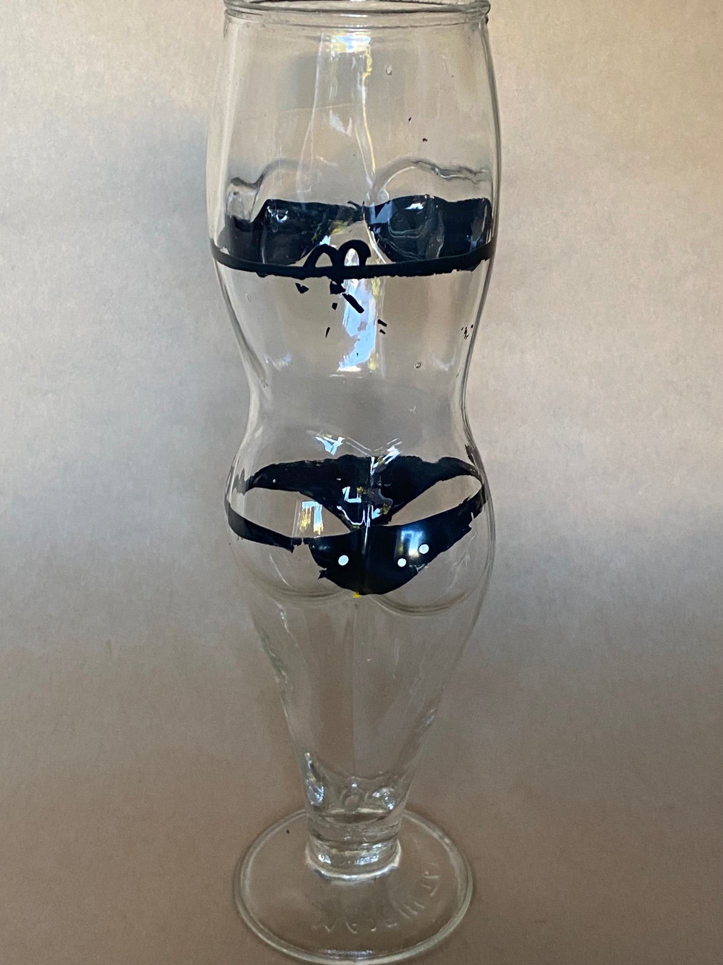 Kitschy Taiwan ROC bikini glass
