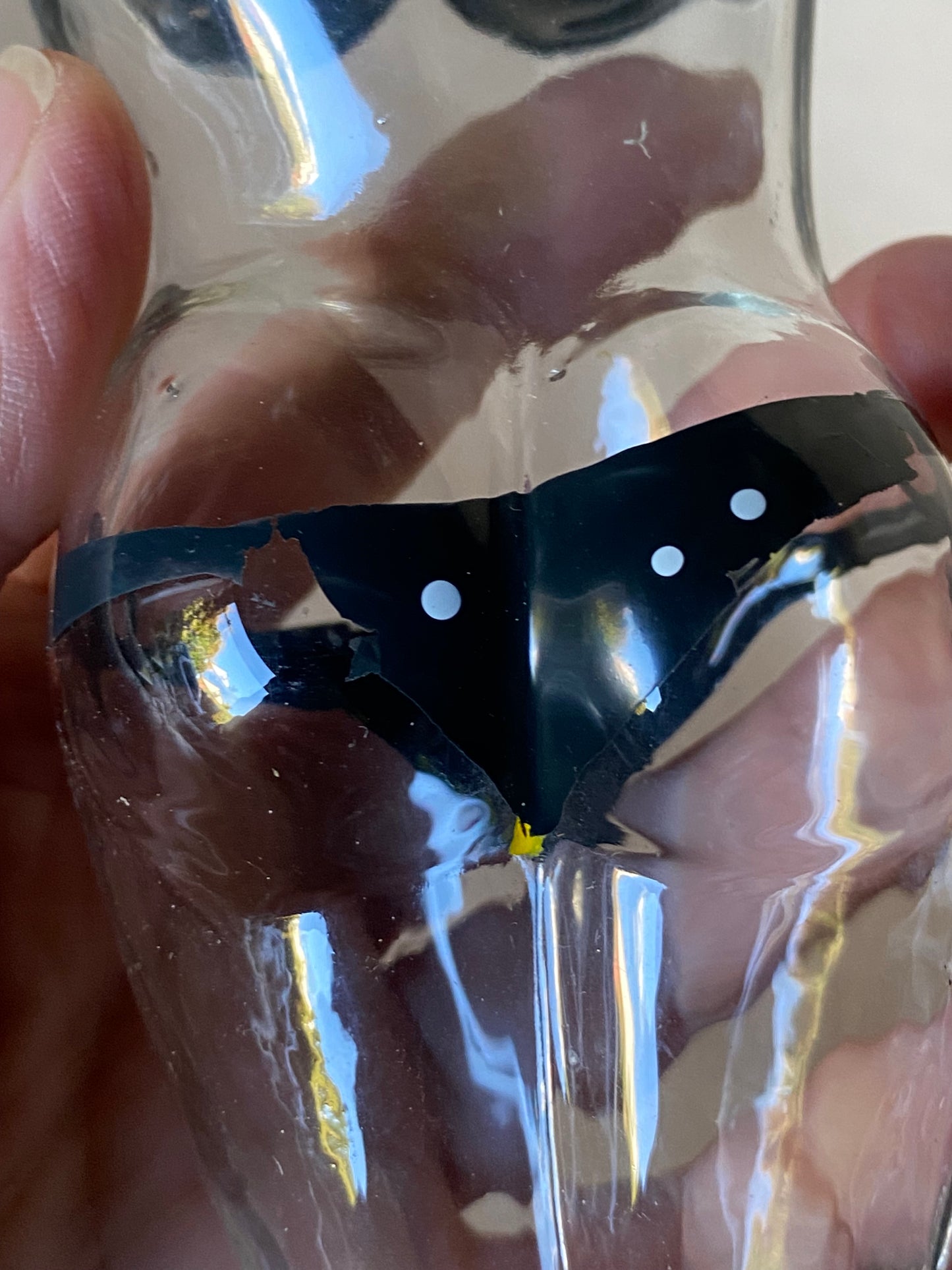 Kitschy Taiwan ROC bikini glass