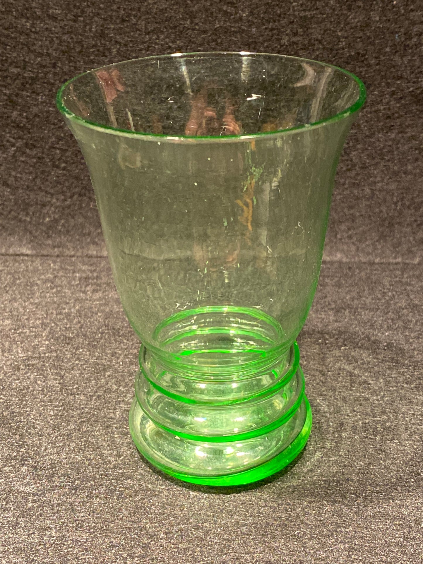 Single Art Deco uranium glass tumbler
