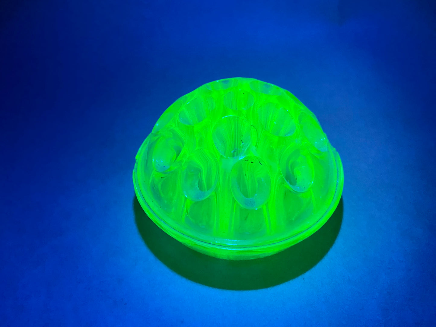 1920s/1930s Uranium Glass 16 hole Frog for vase