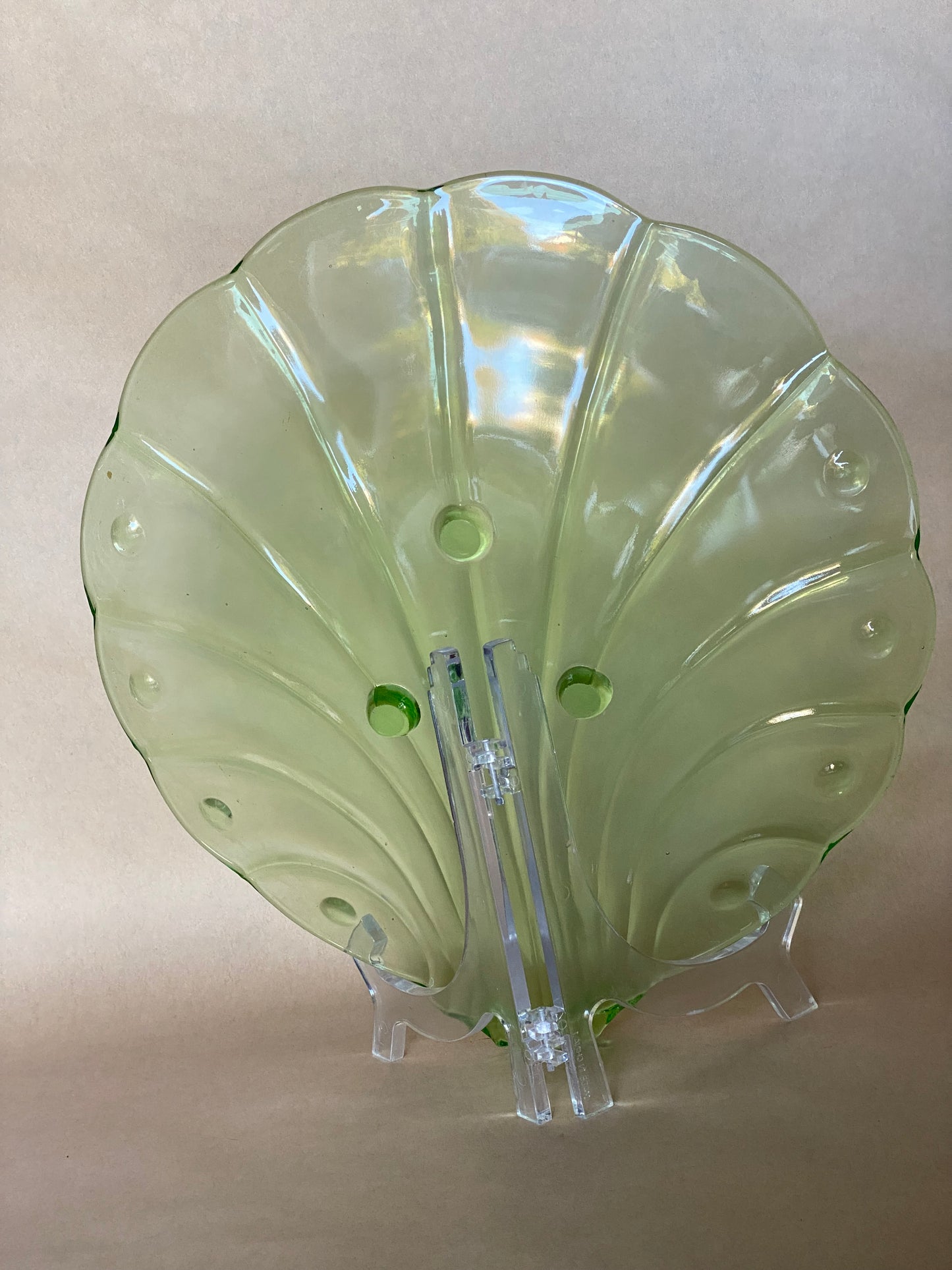 Stölzle-Hermanova Hut Uranium Art Deco glass shell plate (large)