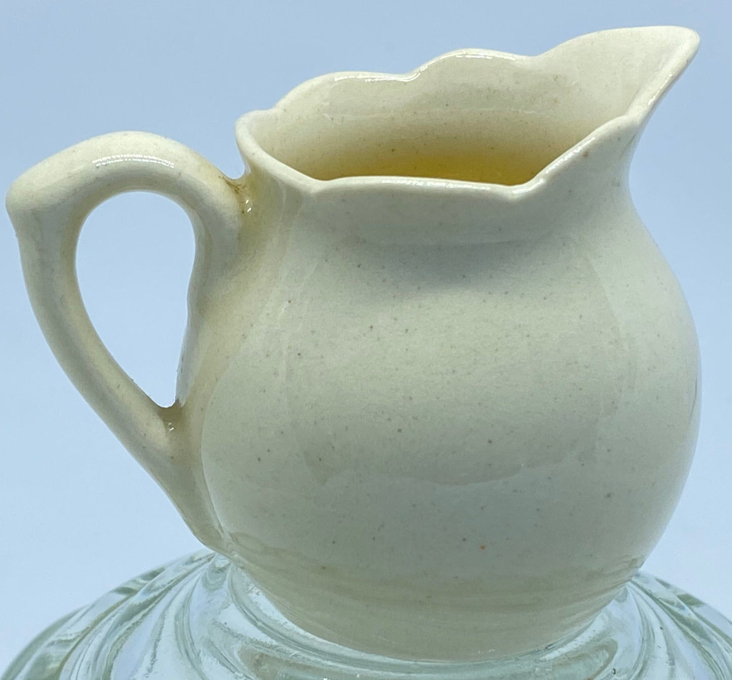 Rose Noble pottery jug - Mildura V - grapes