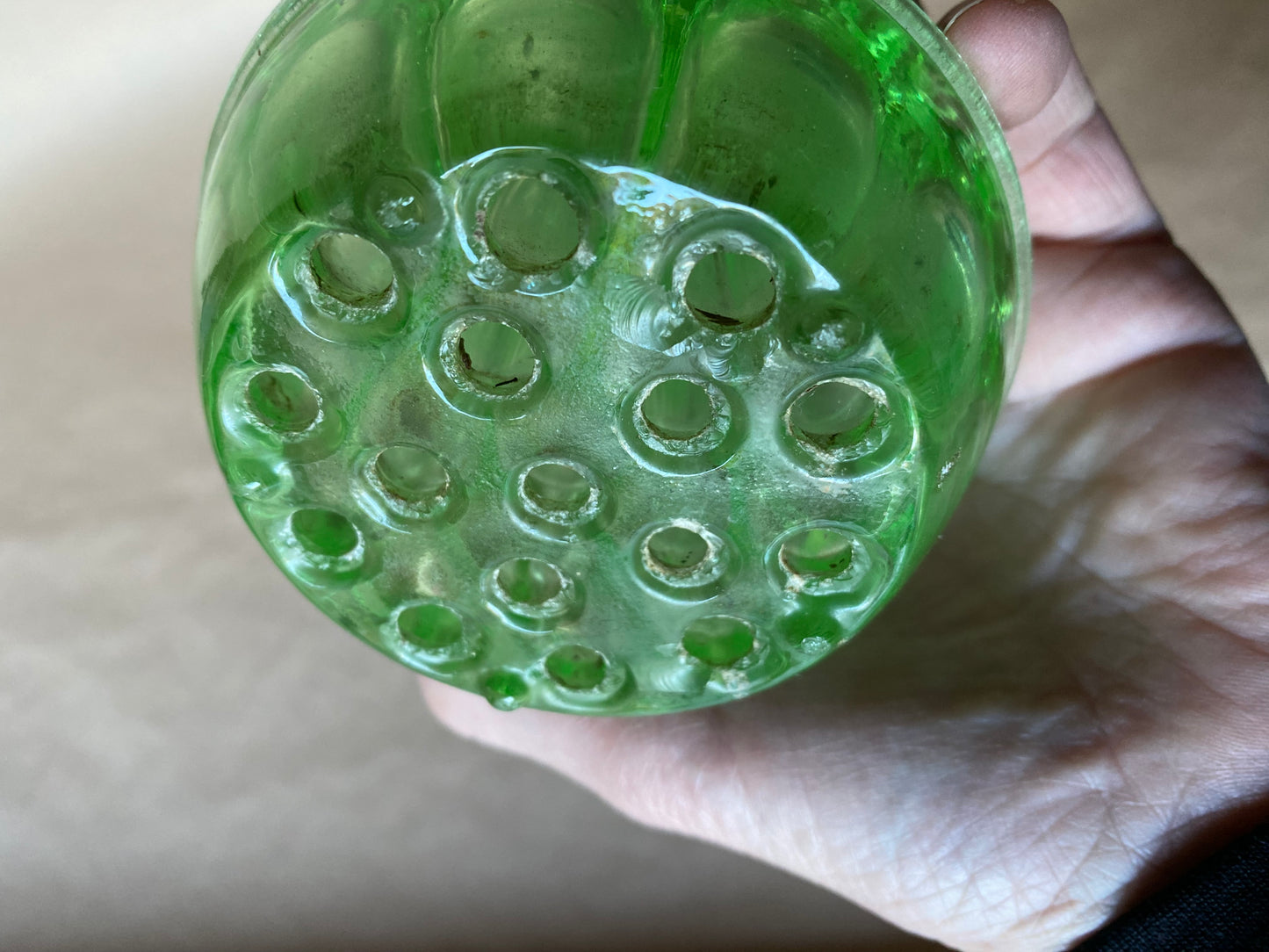 1920s/1930s Uranium Glass 16 hole Frog for vase