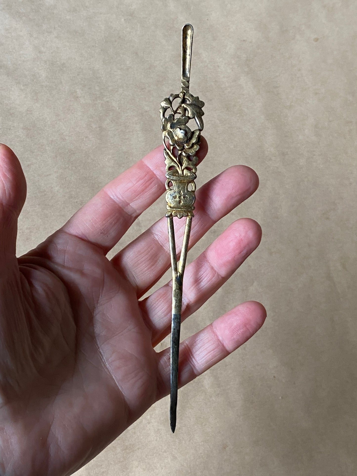 Antique ornamental metal hair pin