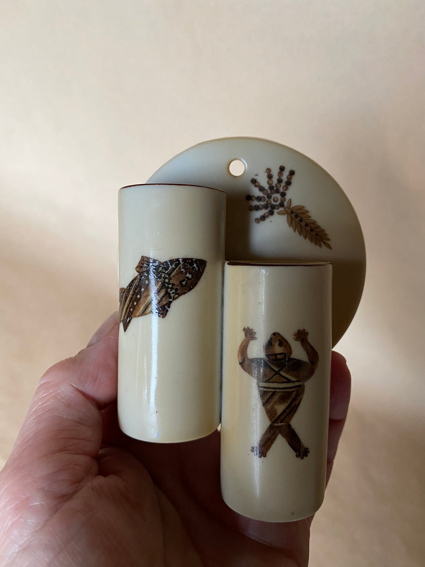 Vintage Australiana mini pottery wall pocket with indigenous-style motifs