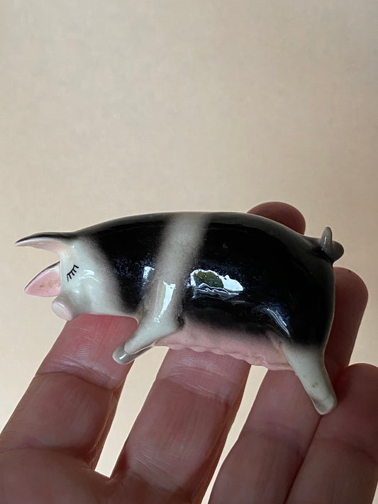 Vintage Hagen Renaker ceramic sleeping mumma pig 1950s