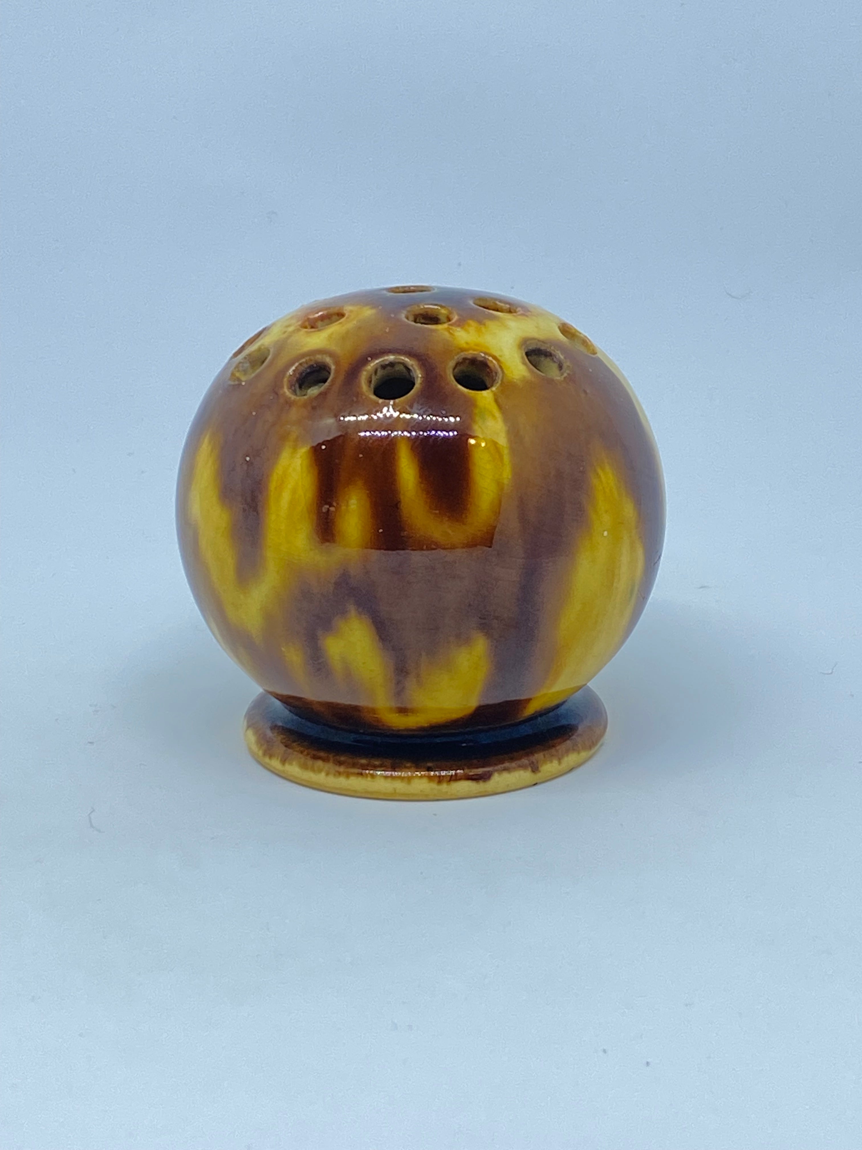 McHugh Tasmania - shape 33 ball vase - 6.5 cm - 1930s – The Happy ...