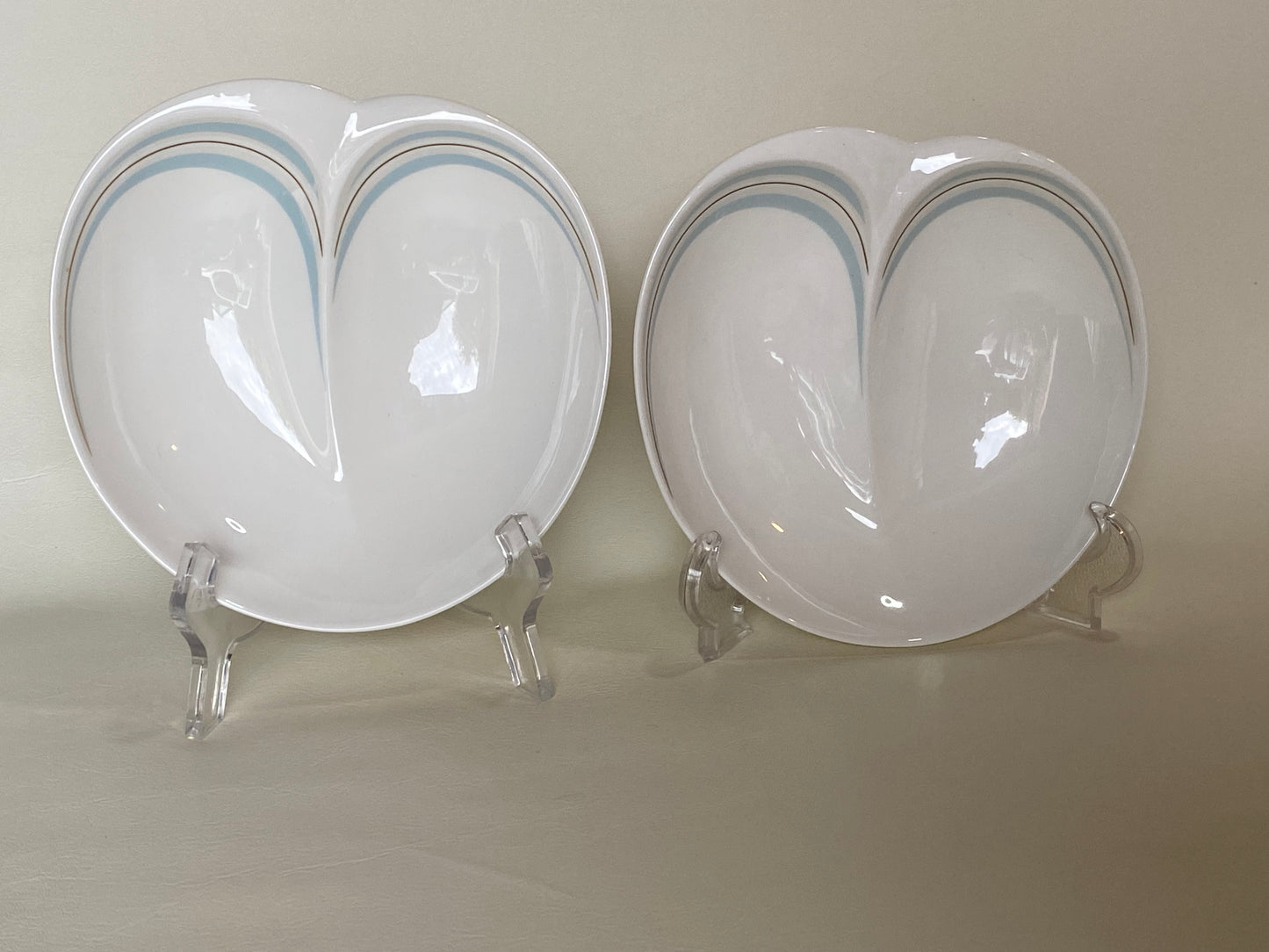 Vintage 1982 Royal Doulton bowls - Gerald Gulotta
