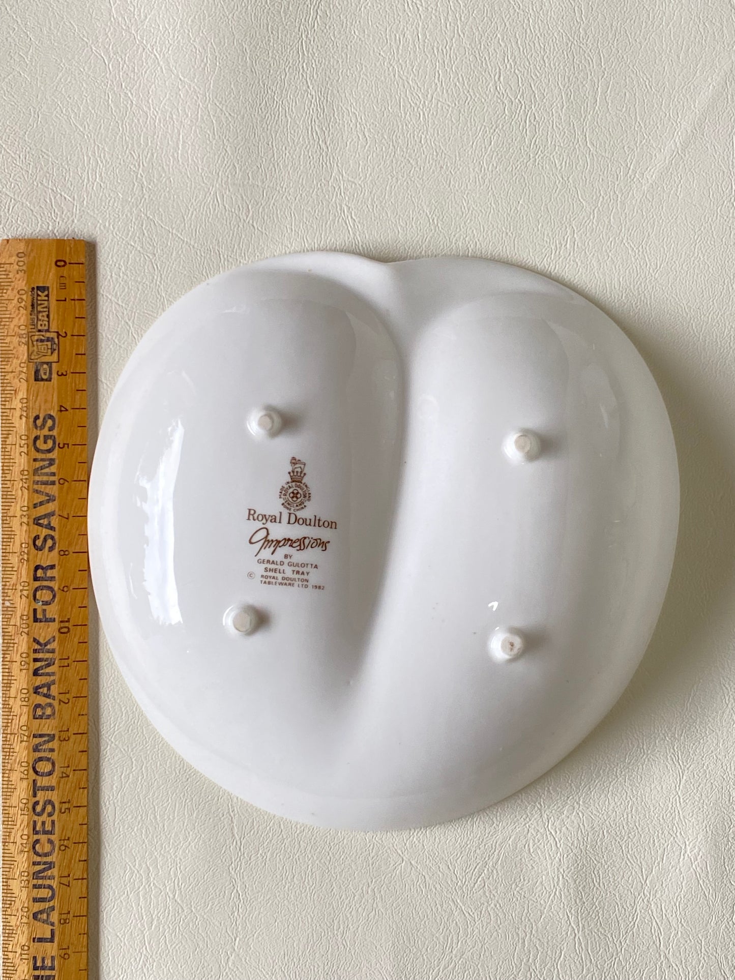 Vintage 1982 Royal Doulton bowls - Gerald Gulotta