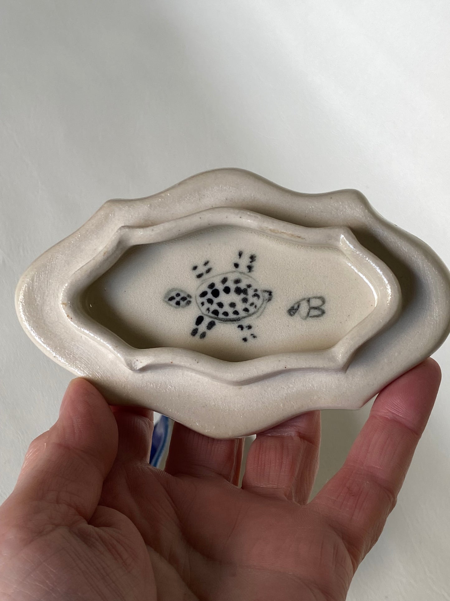 Vintage indigenous pottery trinket box