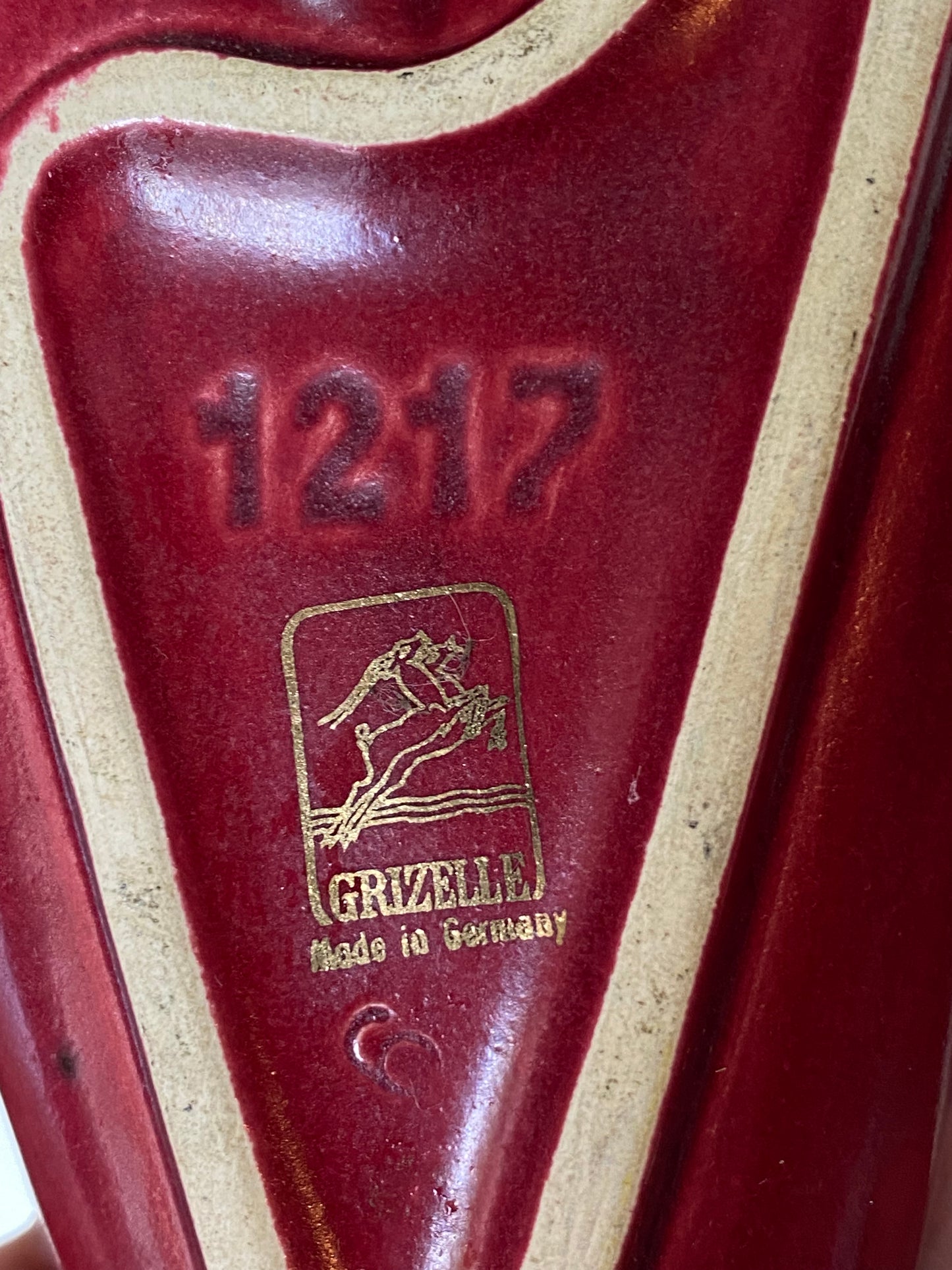 Dümler & Breiden Grizelle West German Pottery Wall Pocket.
