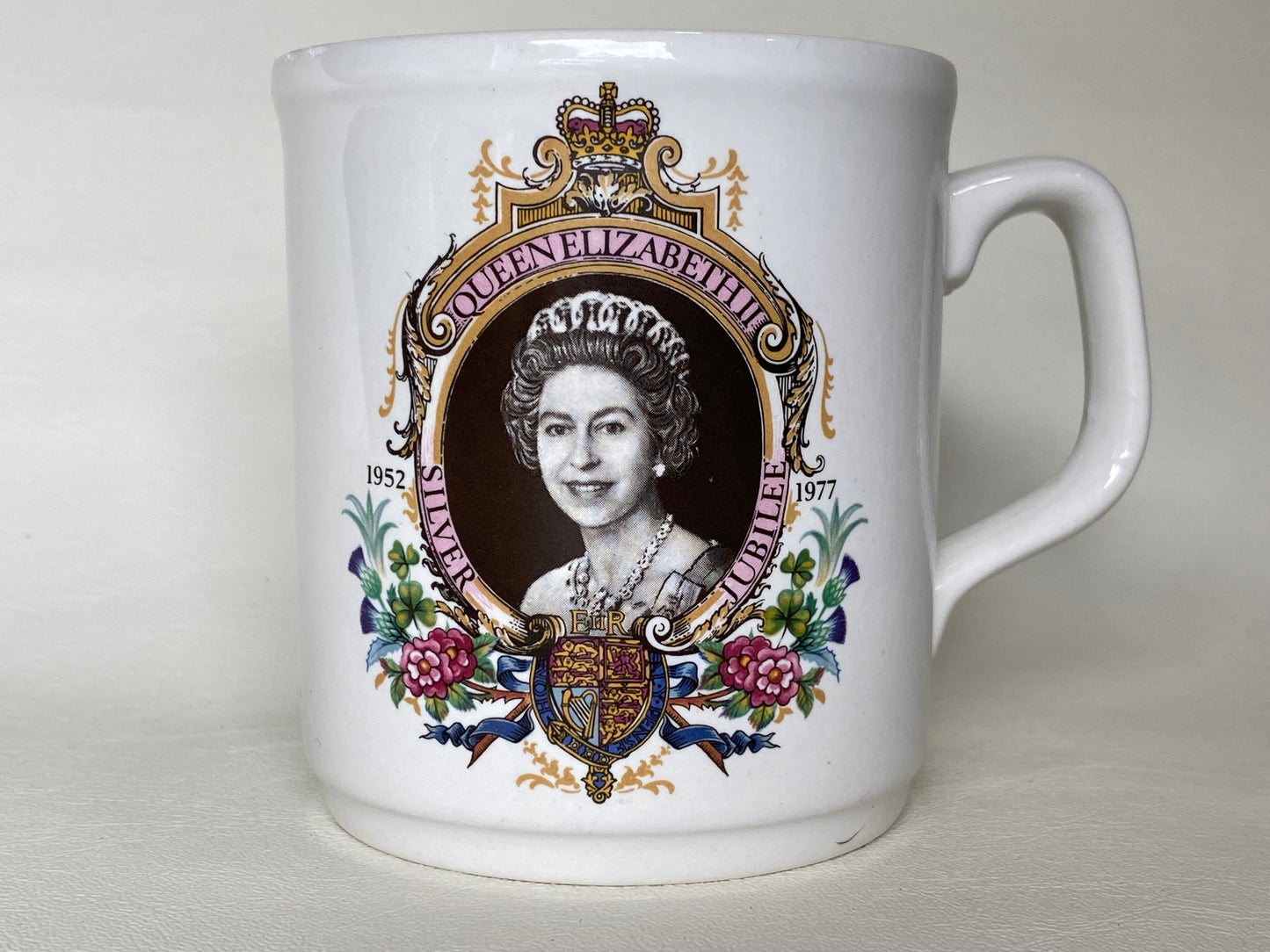 Vintage 1977 Queen Elizabeth II Silver Jubilee Cup / C&E England