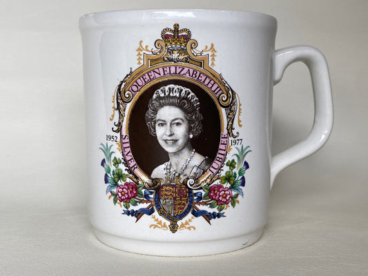 Vintage 1977 Queen Elizabeth II Silver Jubilee Cup / C&E England