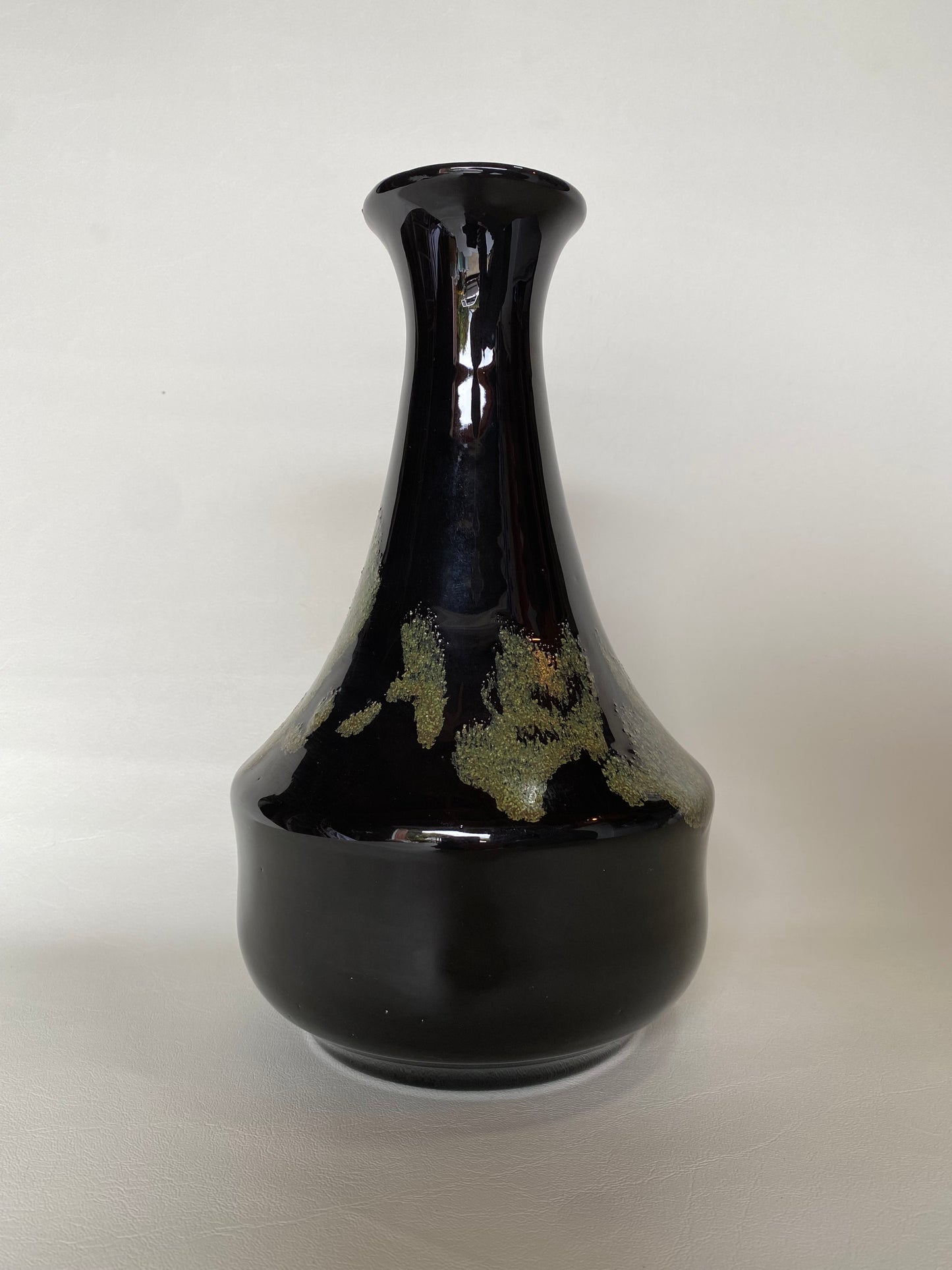 Miss Tasmania Quest 1984 pottery vase
