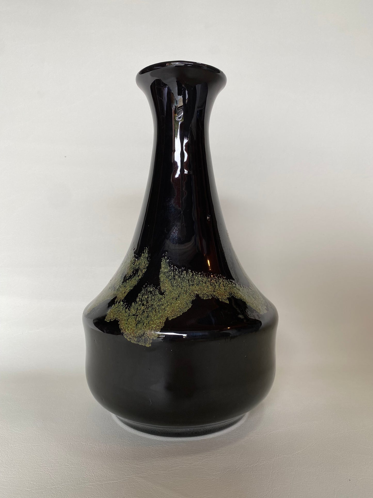 Miss Tasmania Quest 1984 pottery vase