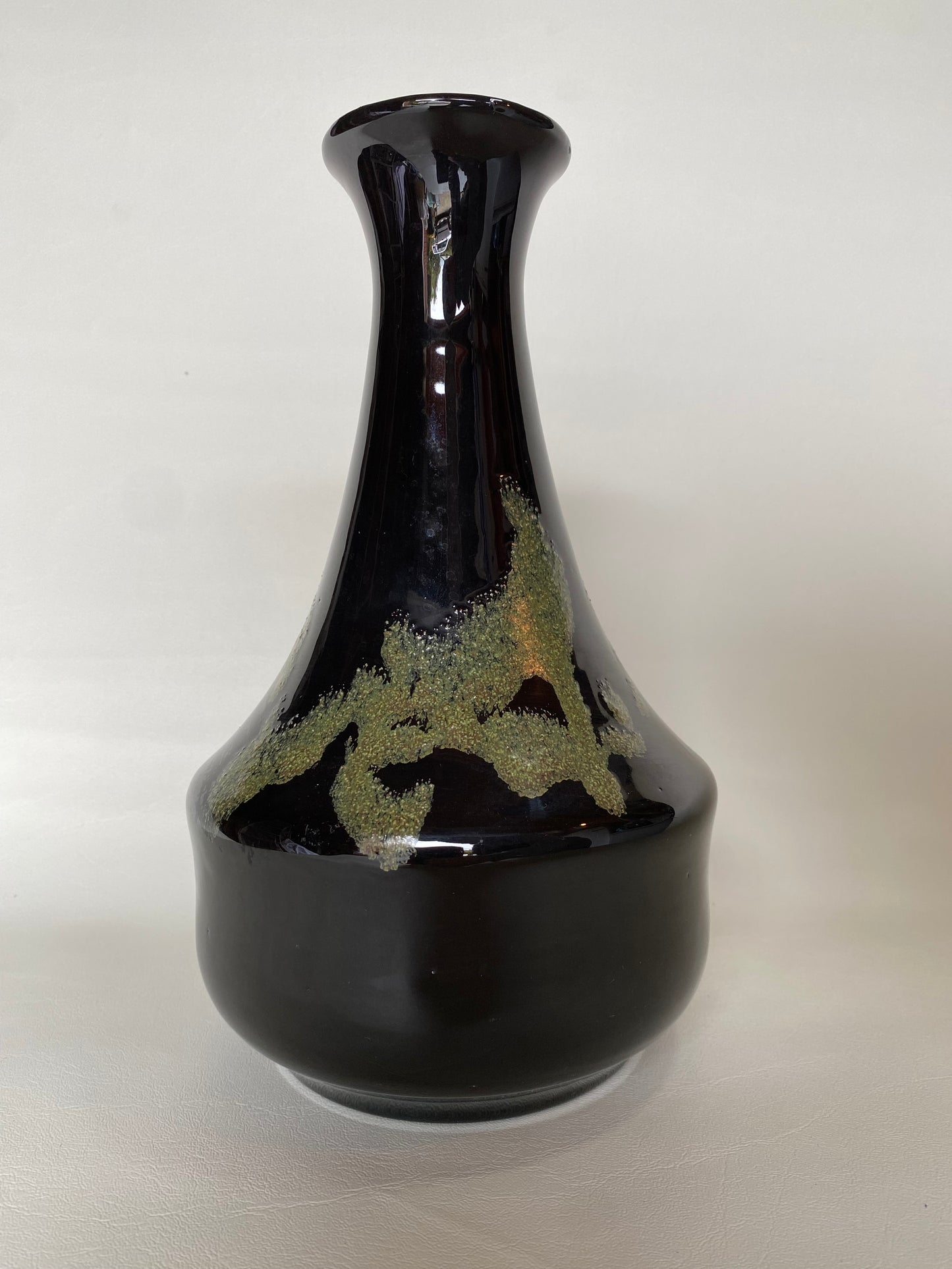 Miss Tasmania Quest 1984 pottery vase