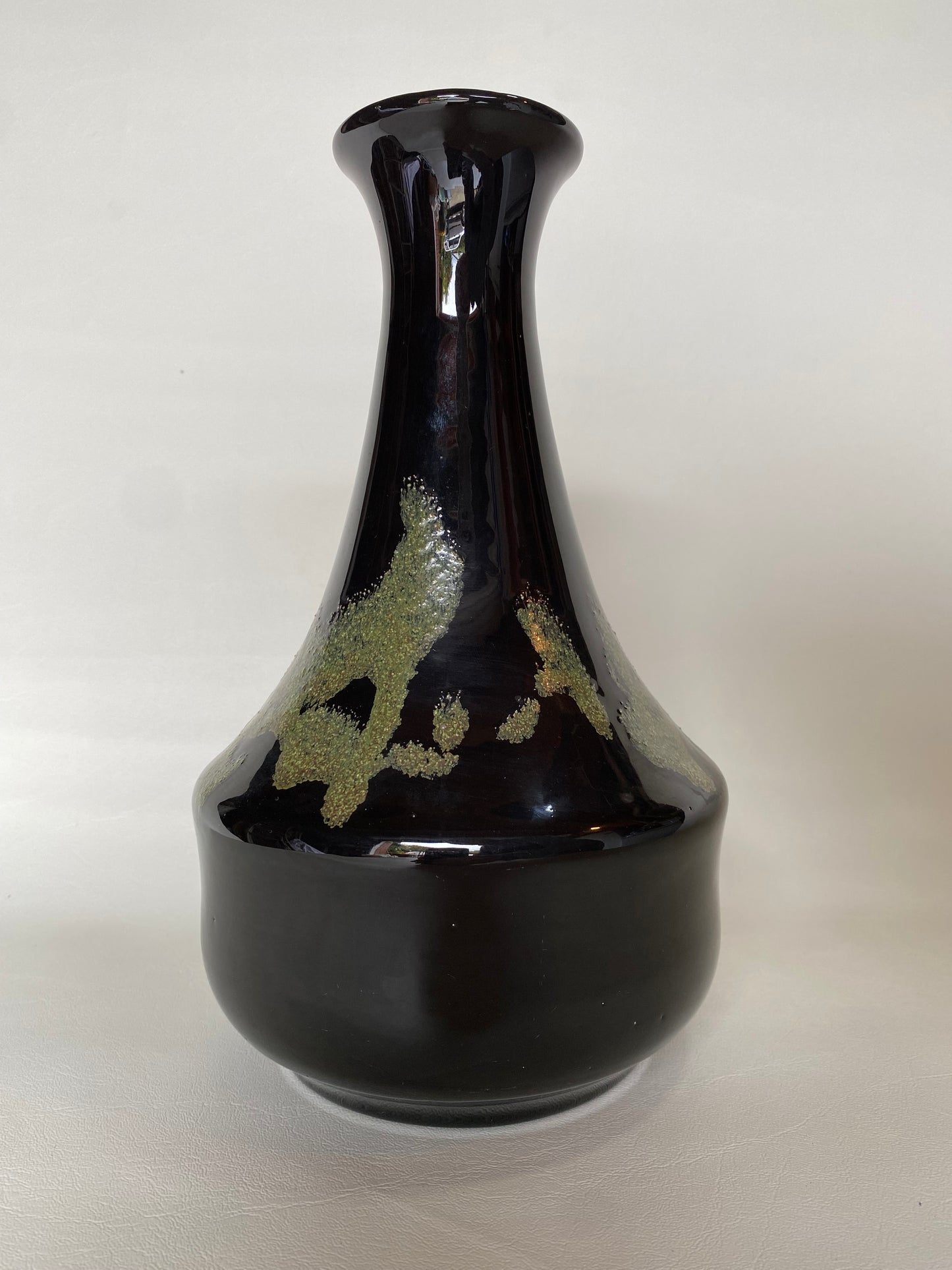 Miss Tasmania Quest 1984 pottery vase