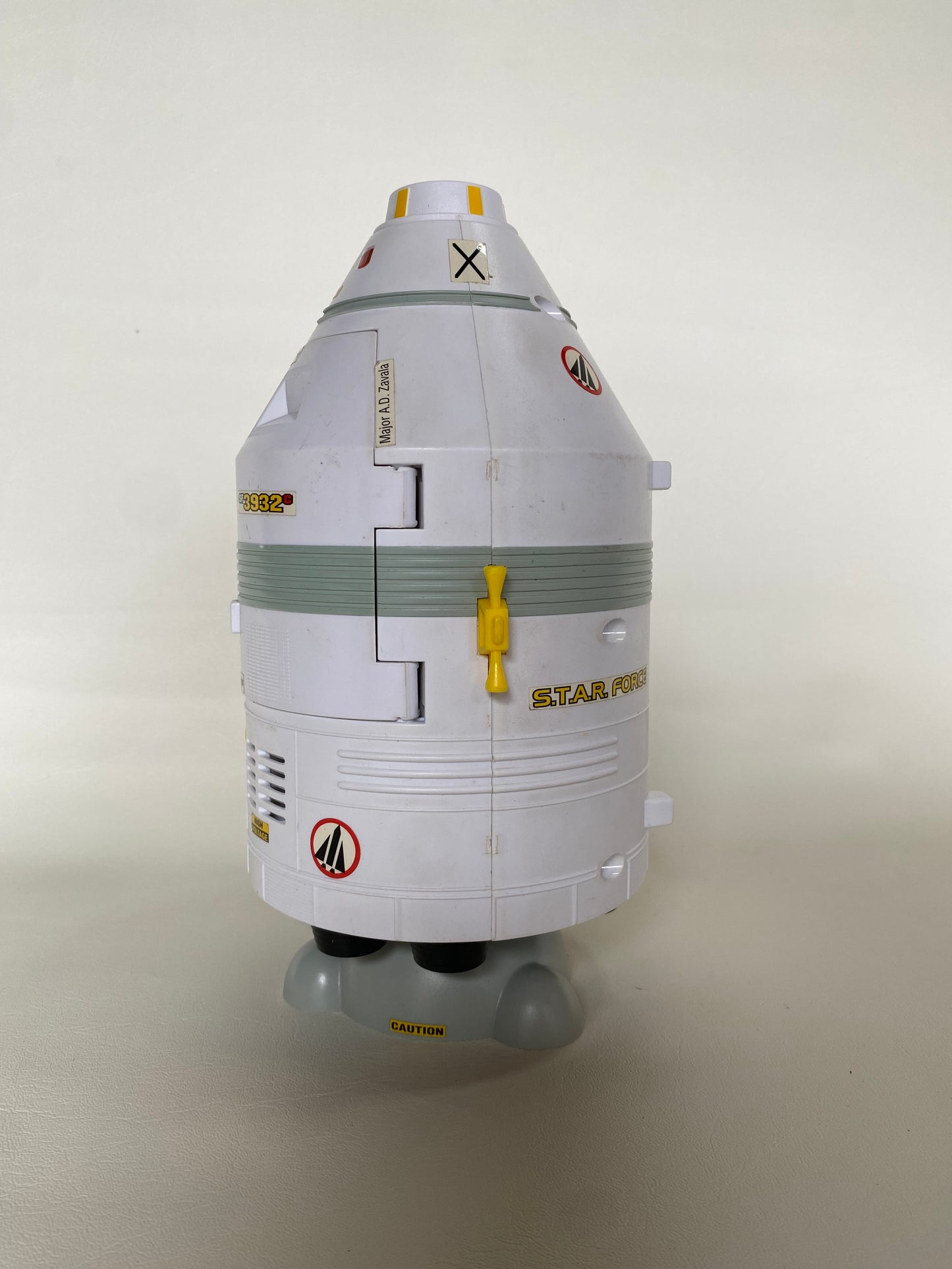 Vintage 1998 Lanard Star Force Space Shuttle Capsule toy with pilots