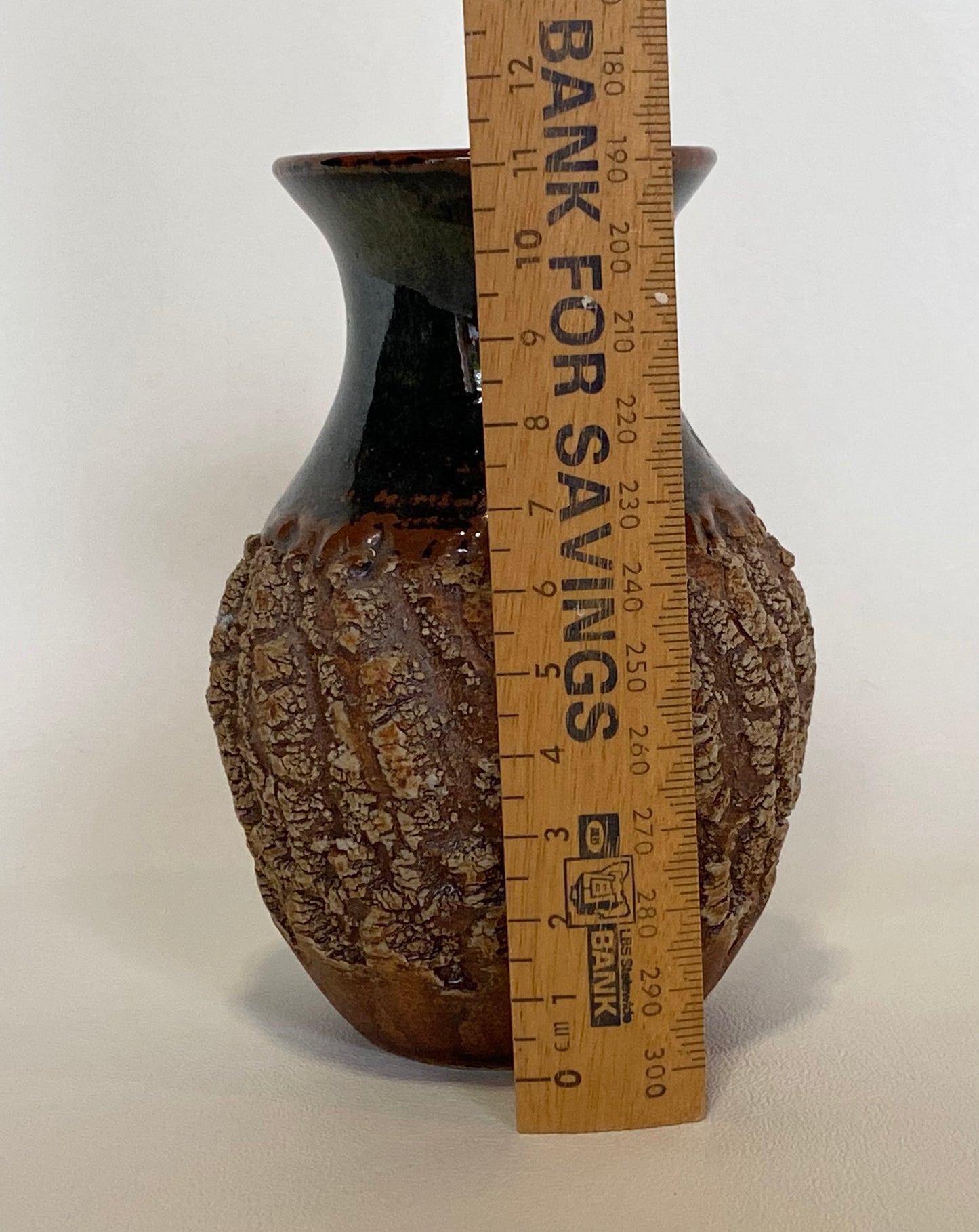 Valda McDonald vintage pottery vase - 1981