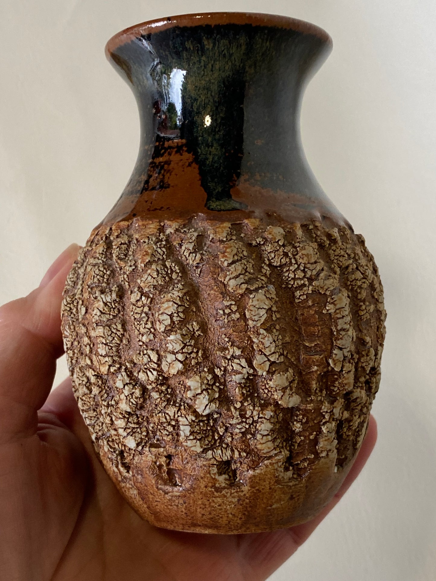 Valda McDonald vintage pottery vase - 1981