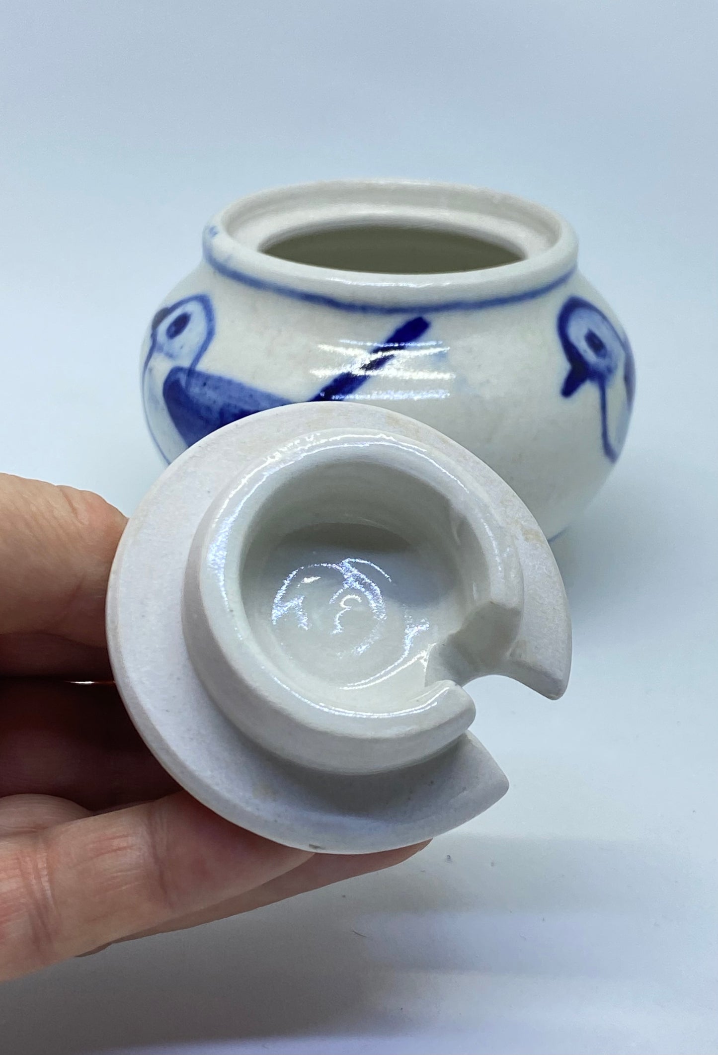 Eileen Brooker Tasmanian Pottery ‘Blue Wren’ Sugar Bowl with lid
