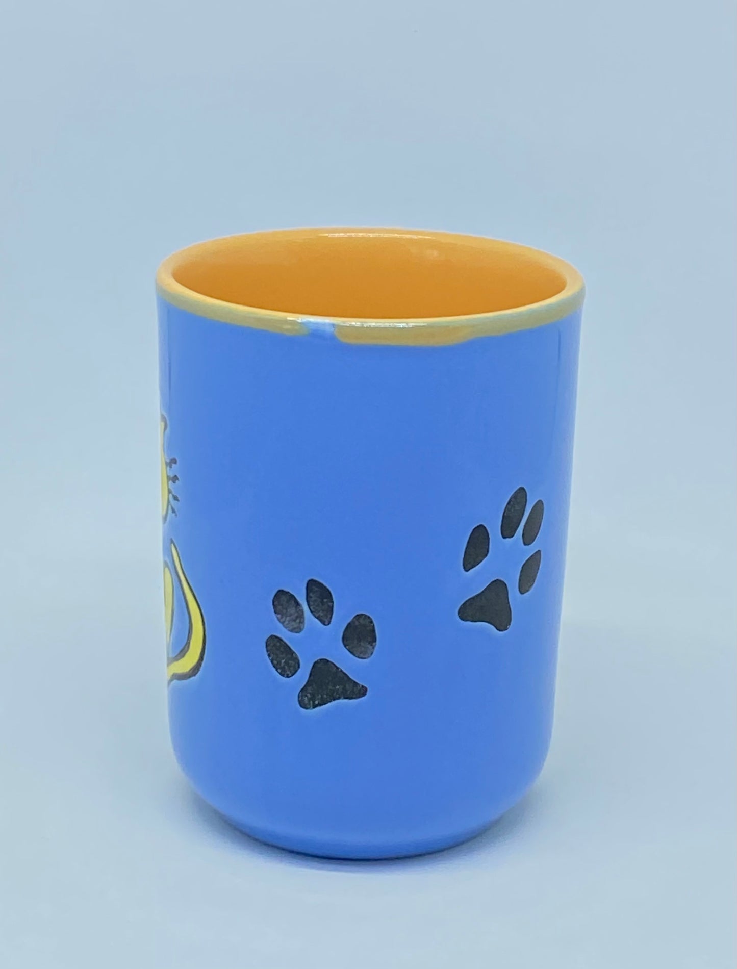 Retro 1980s Staffordshire Cat Cup - light blue and yellow