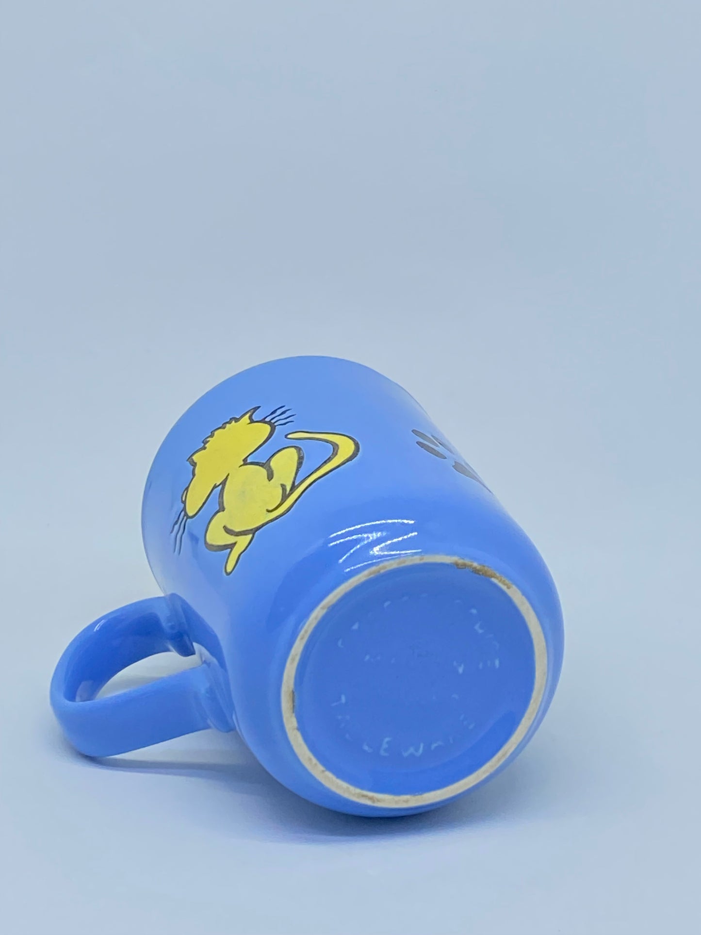 Retro 1980s Staffordshire Cat Cup - light blue and yellow