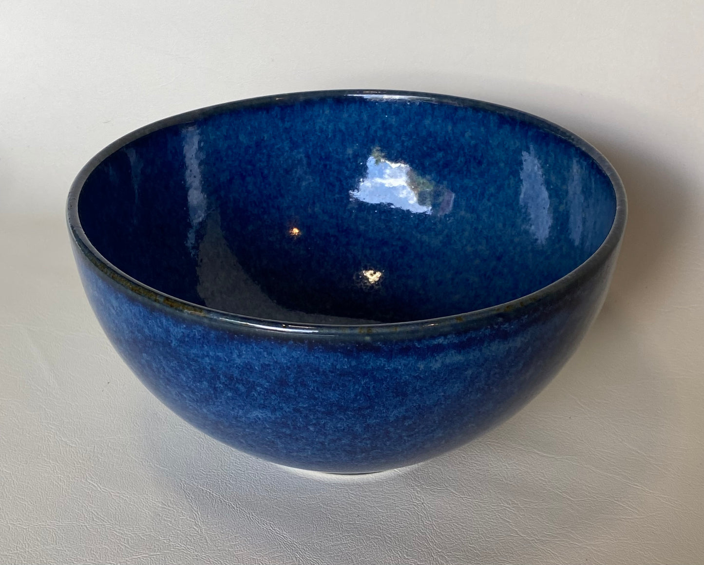 Panogana Tasmania Bill Thomas collectable ceramic blue bowl