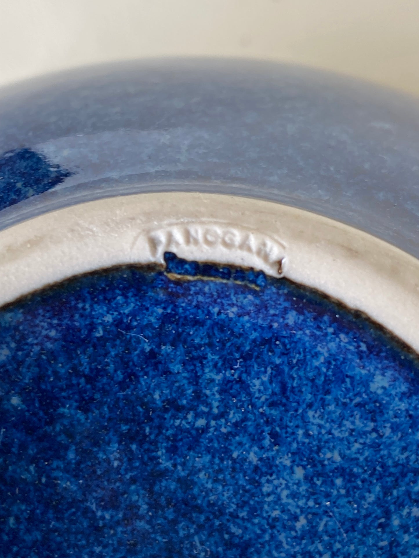 Panogana Tasmania Bill Thomas collectable ceramic blue bowl