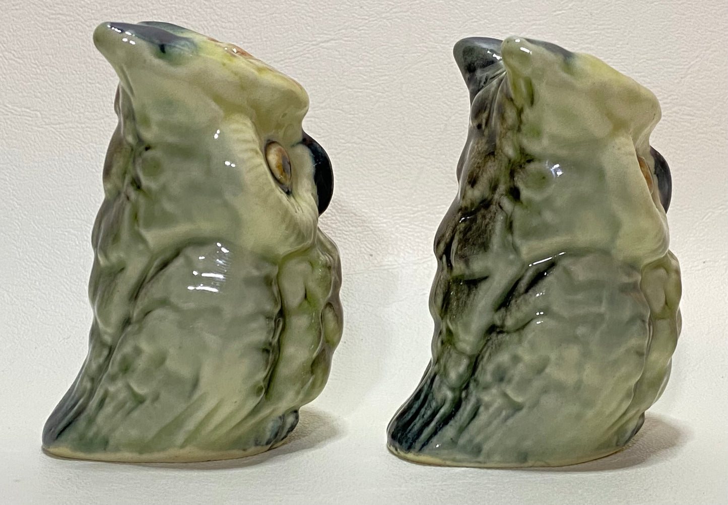 Australian Vintage Darbyshire Ware  Pottery Owl salt n pepper shakers (with original sticker)