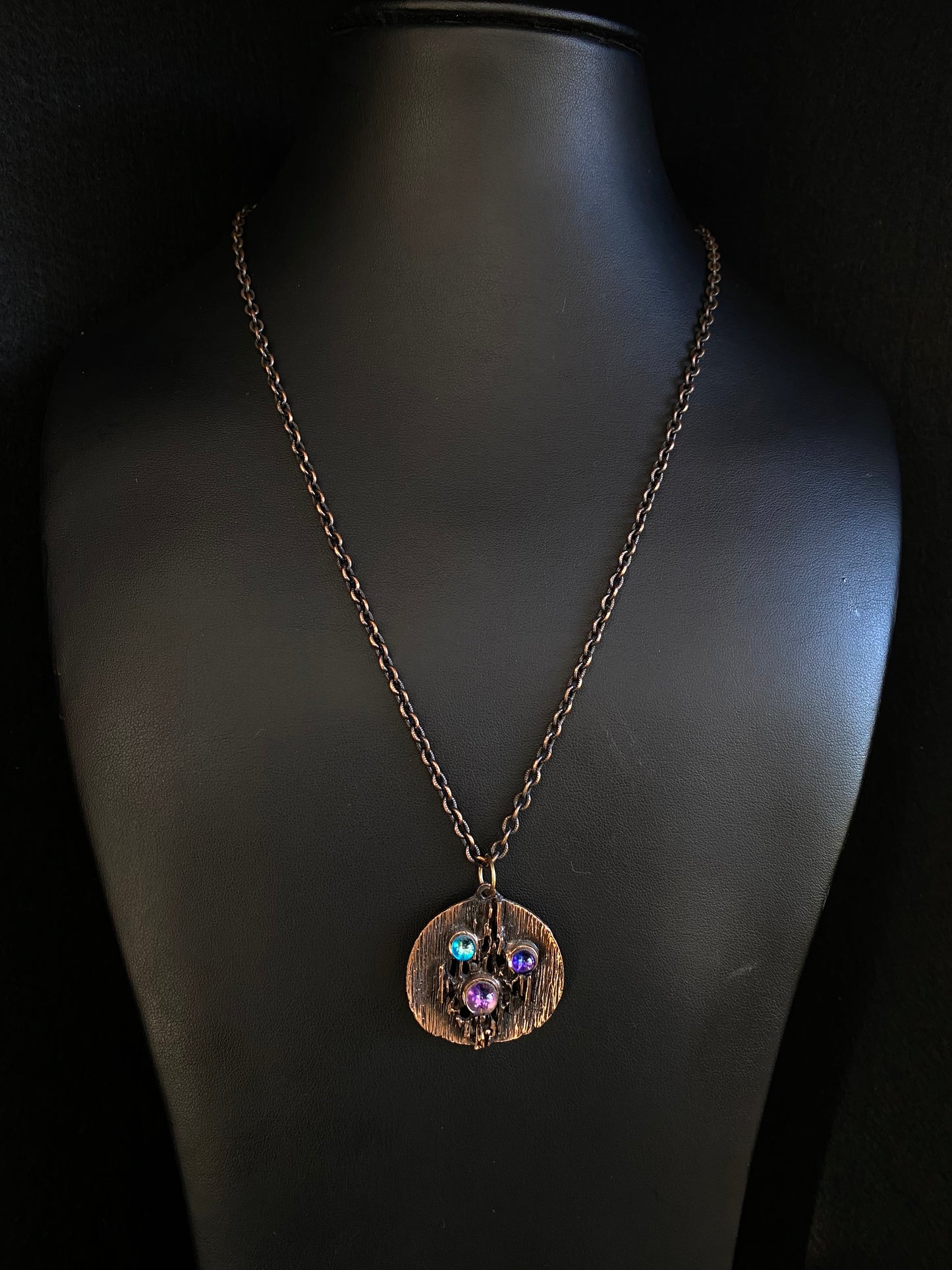 Retro long necklace and circle pendant