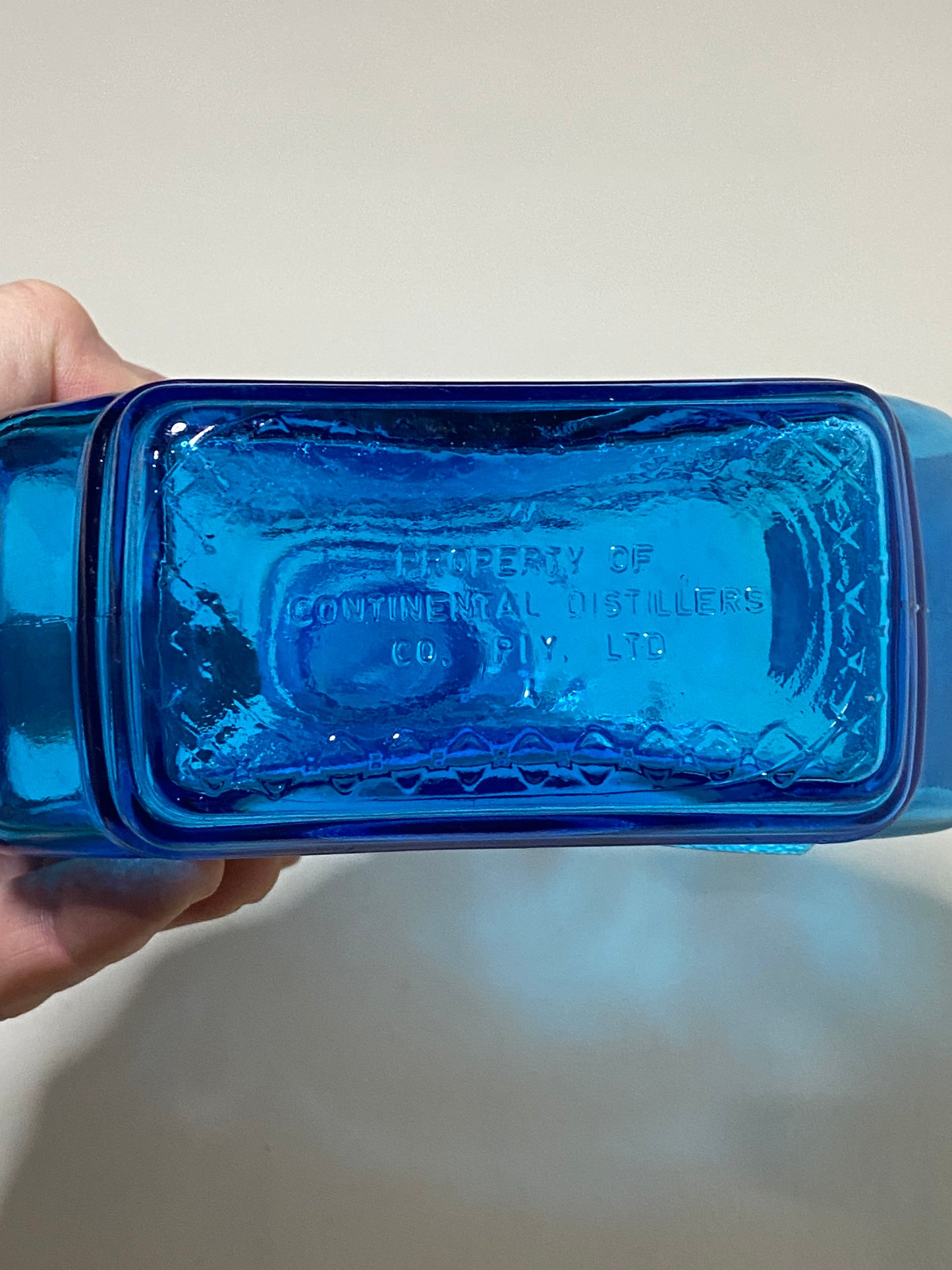 Highly Collectable Commemorative Captain Cook Bicentennial Blue Decanter - E. Phillips Fox Cook's Landing
