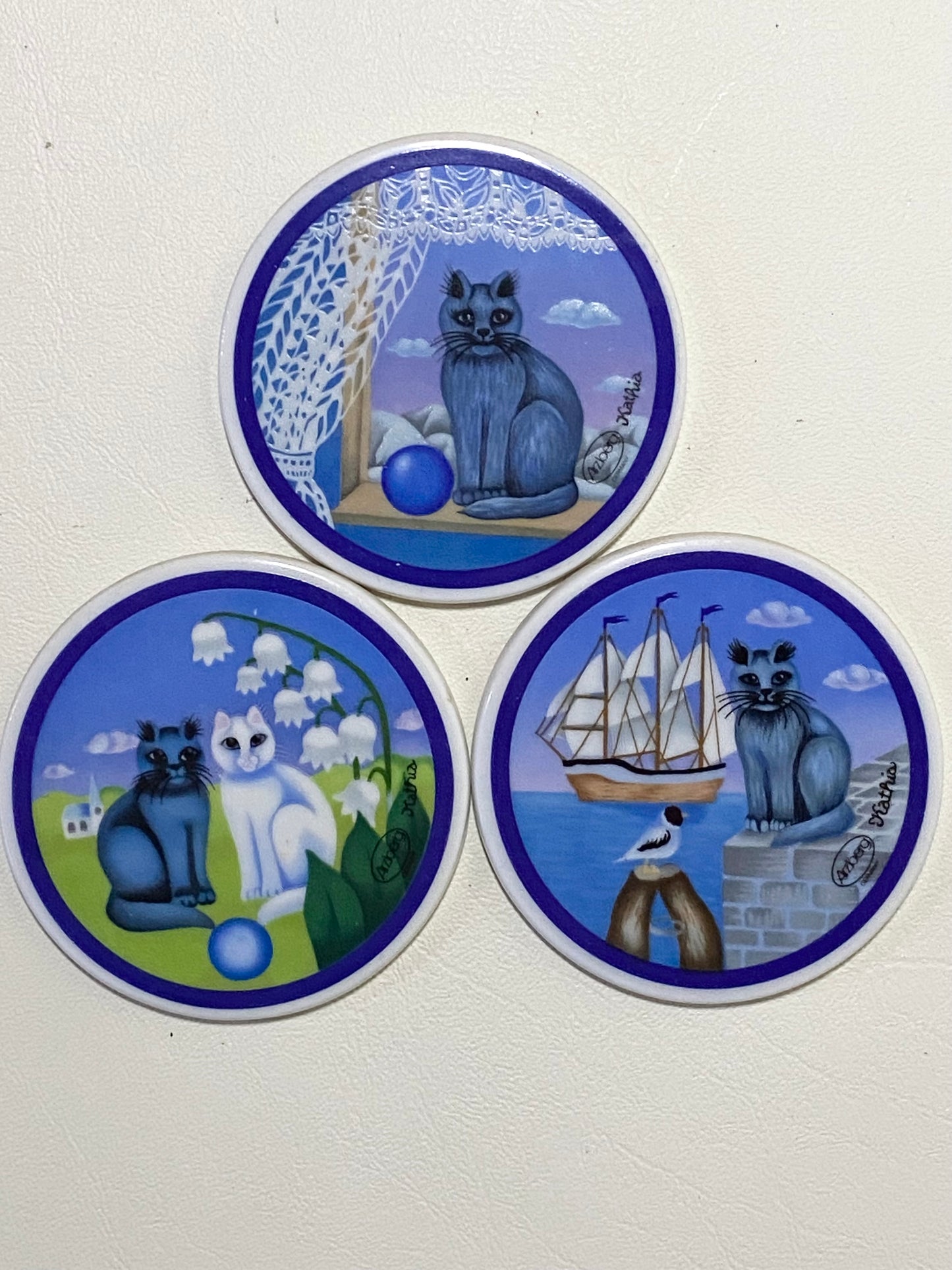 Trio of miniature collectable wall plates “Kathina Katzen” for Arzberg Germany