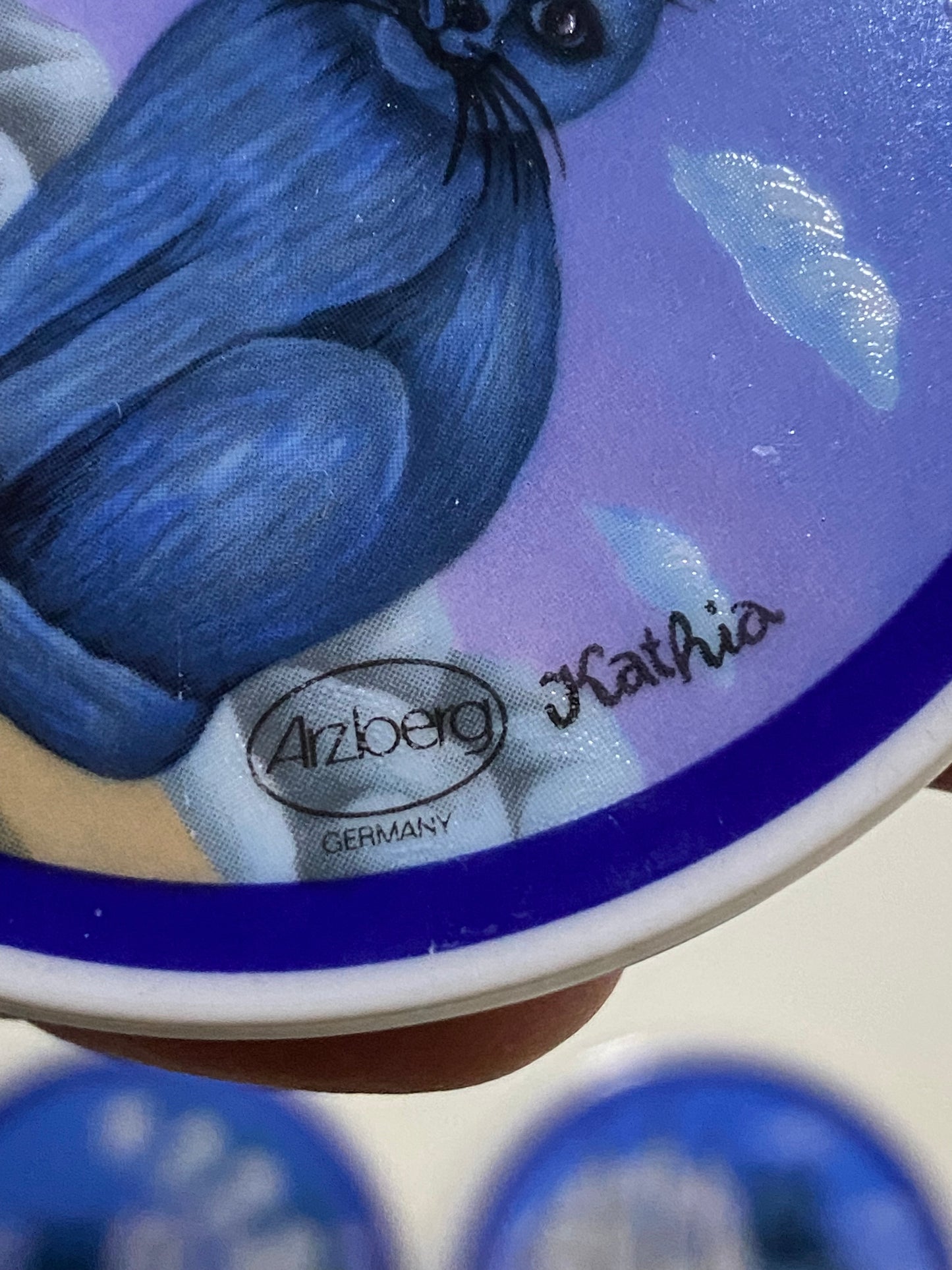 Trio of miniature collectable wall plates “Kathina Katzen” for Arzberg Germany
