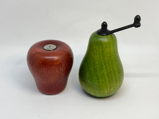 Vintage Wooden Country Kitchen Apple Salt Shaker And Pear Pepper Mill